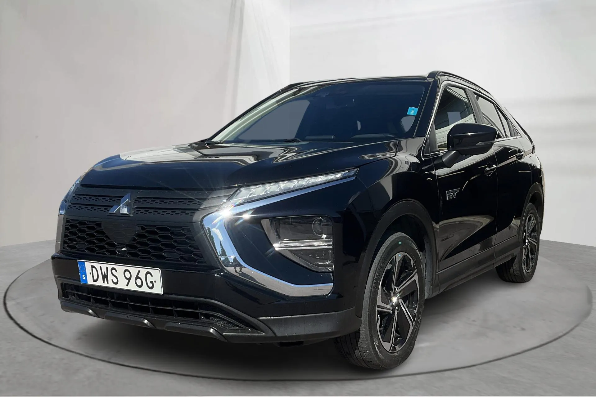 Presentation photo 1 of 18: Mitsubishi Eclipse Cross 2.4 PHEV 4WD (185hk) - 80 360 km - Automatic - black - 2021