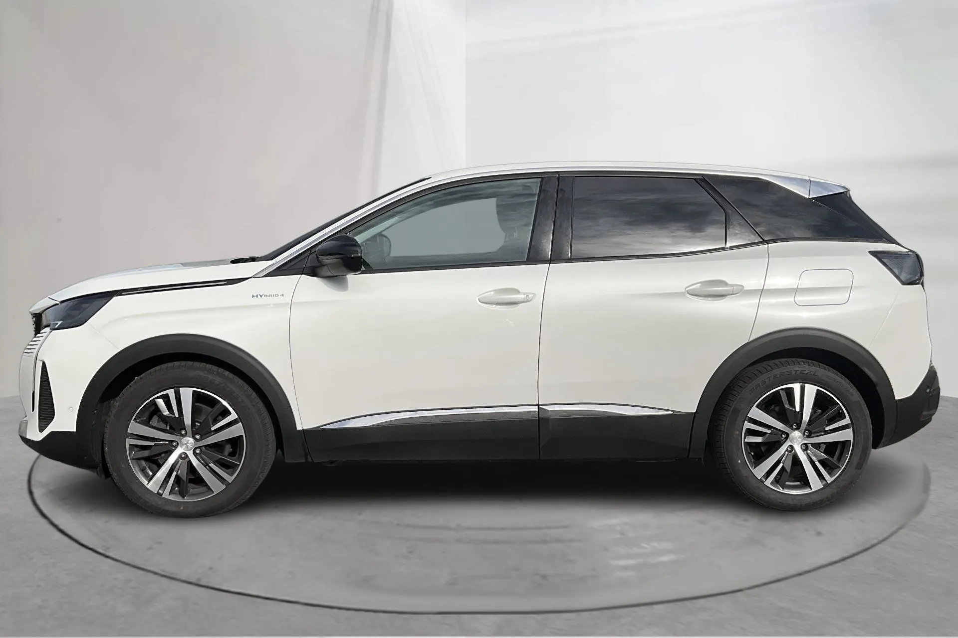 Presentation photo 2 of 19: Peugeot 3008 1.6 Plug-in Hybrid 4 (300hk) - 72 430 km - Automatic - white - 2022