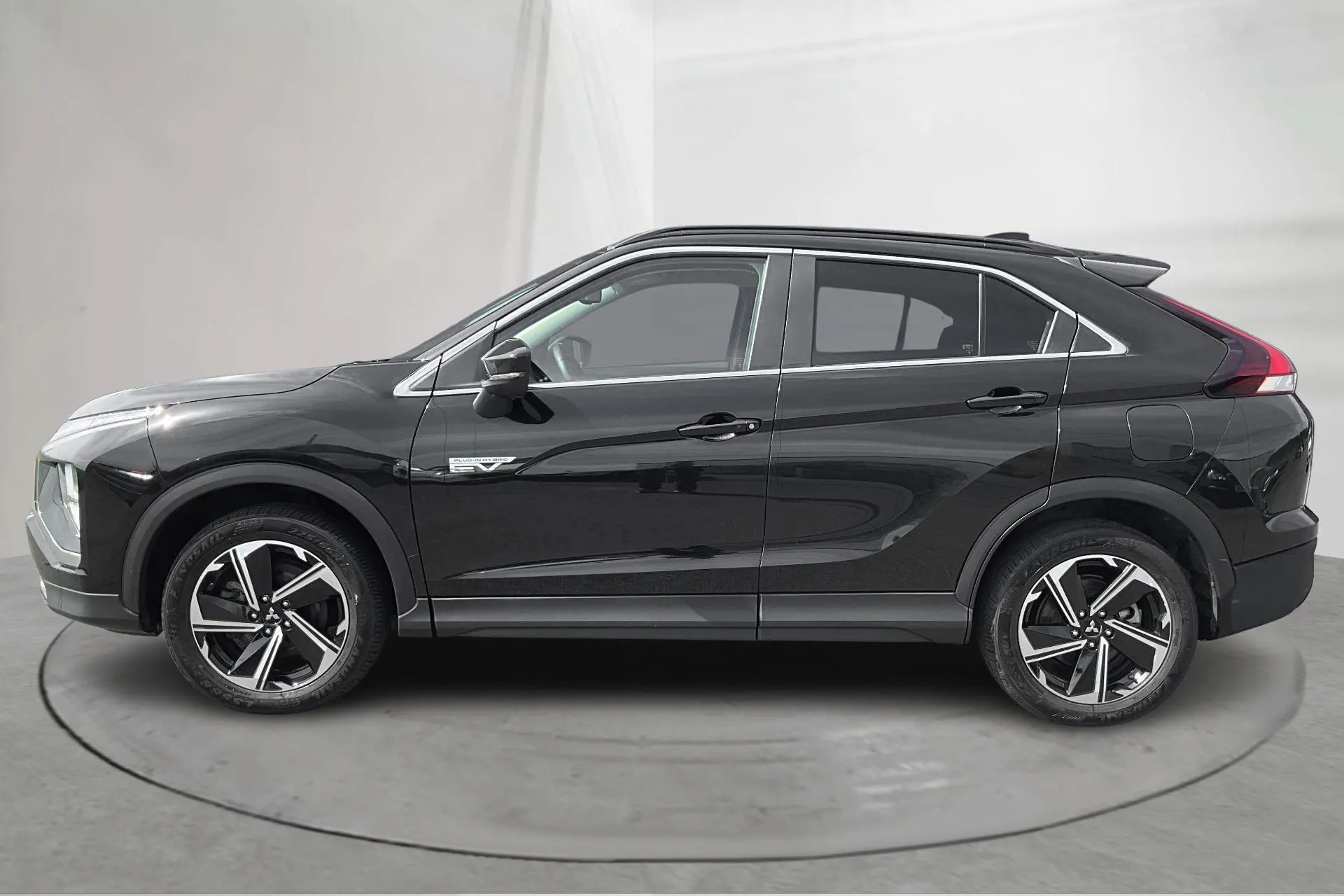 Presentation photo 2 of 18: Mitsubishi Eclipse Cross 2.4 PHEV 4WD (185hk) - 86 510 km - Automatic - black - 2021