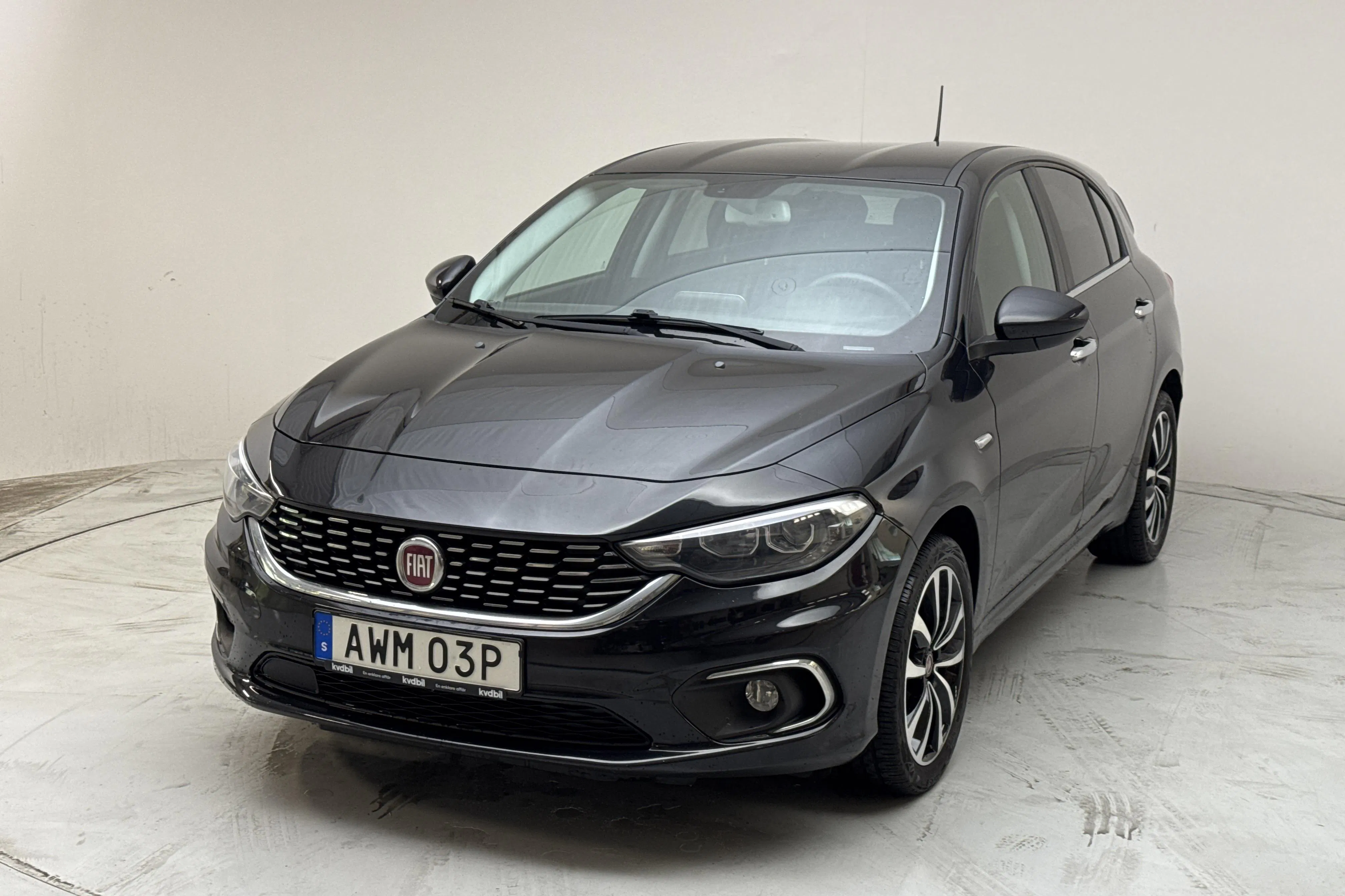 Presentation photo 1 of 13: Fiat Tipo 1.4 5dr (120hk) - 69 820 km - Manual - black - 2020