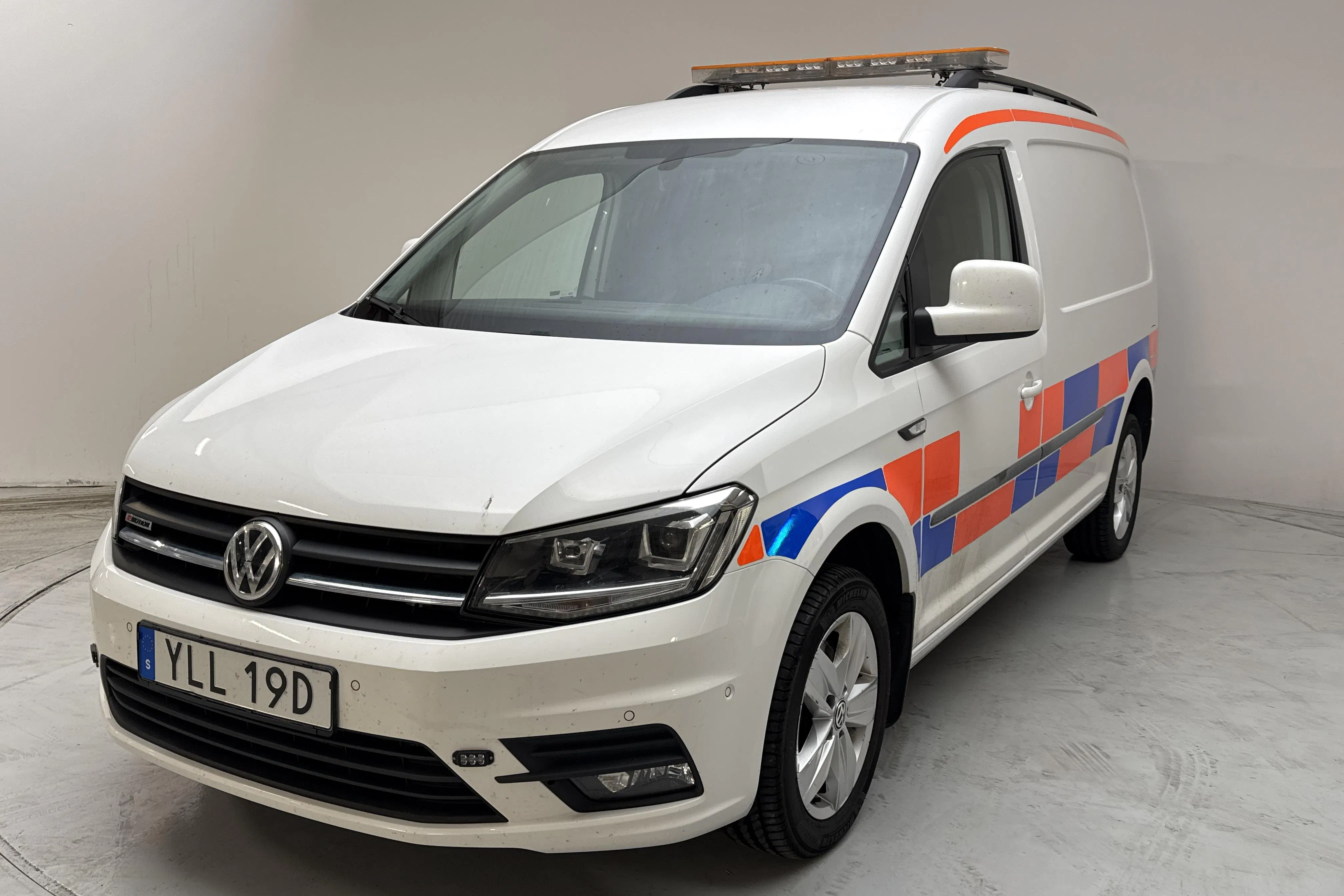 Presentation photo 1 of 12: VW Caddy 2.0 TDI Maxi Skåp 4MOTION (150hk) - 89 960 km - Automatic - white - 2020