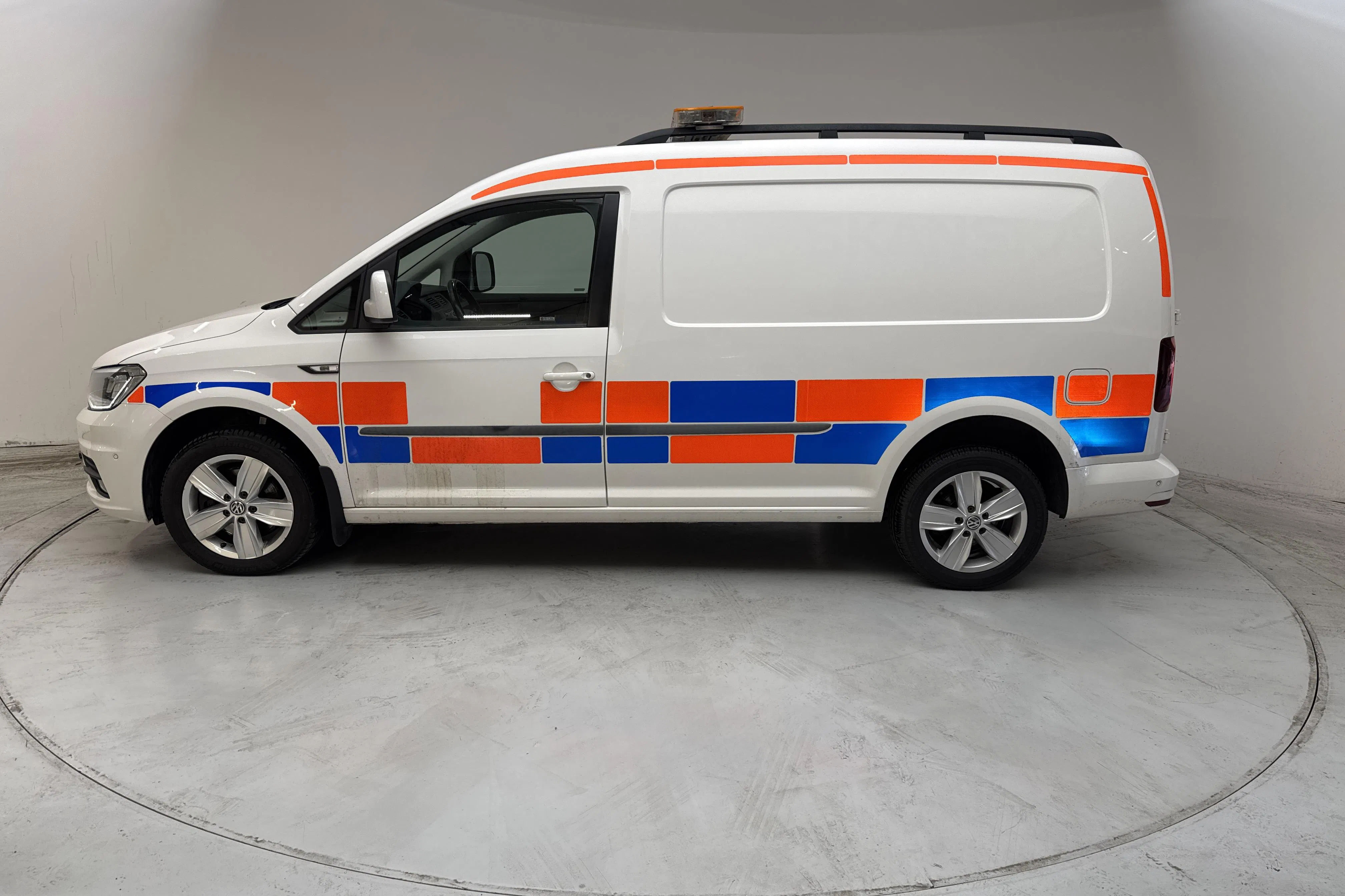 Presentation photo 2 of 12: VW Caddy 2.0 TDI Maxi Skåp 4MOTION (150hk) - 89 960 km - Automatic - white - 2020