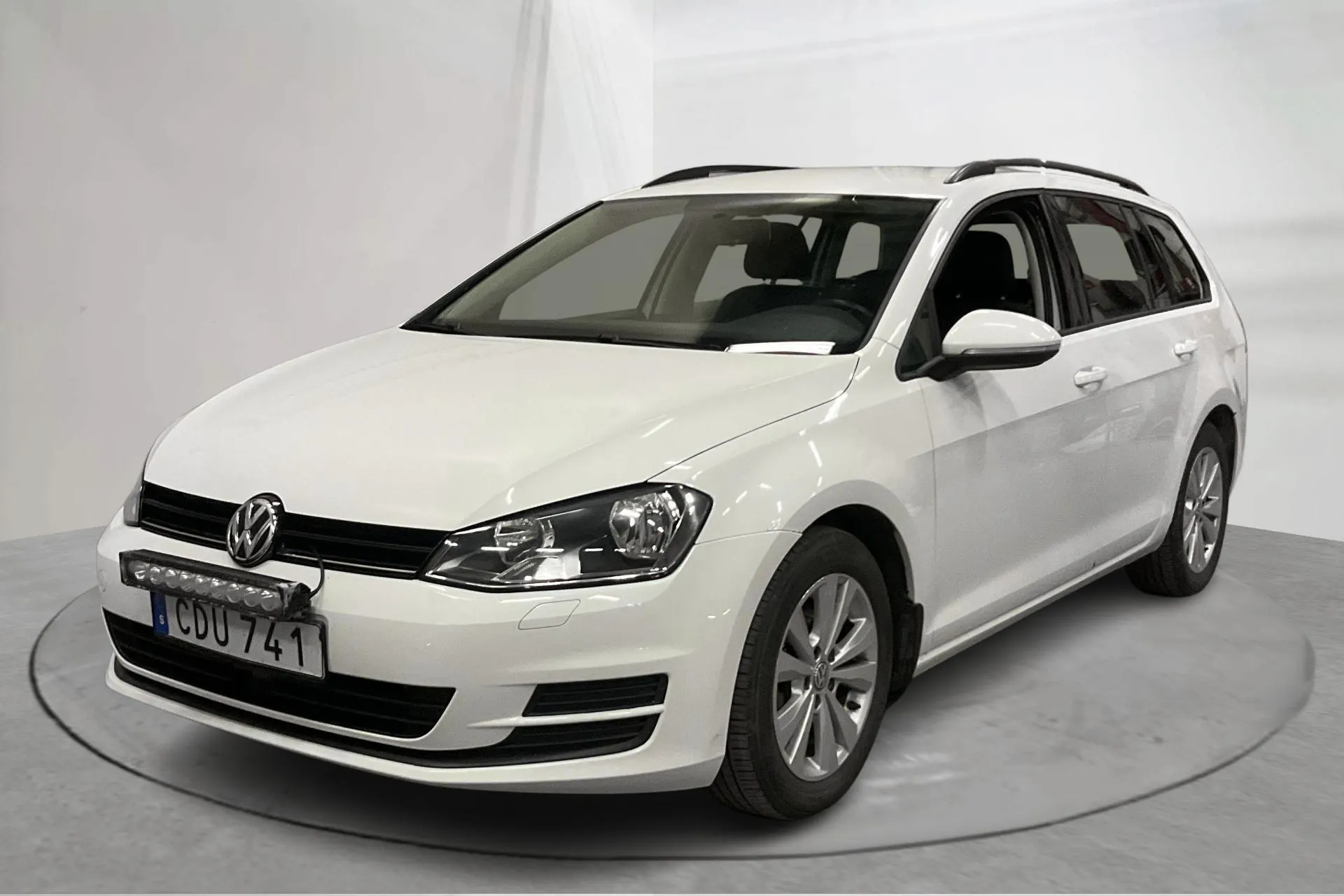 Presentation photo 1 of 18: VW Golf VII 1.6 TDI BlueMotion Technology Sportscombi 4Motion (105hk) - 171 440 km - Manual - white - 2015