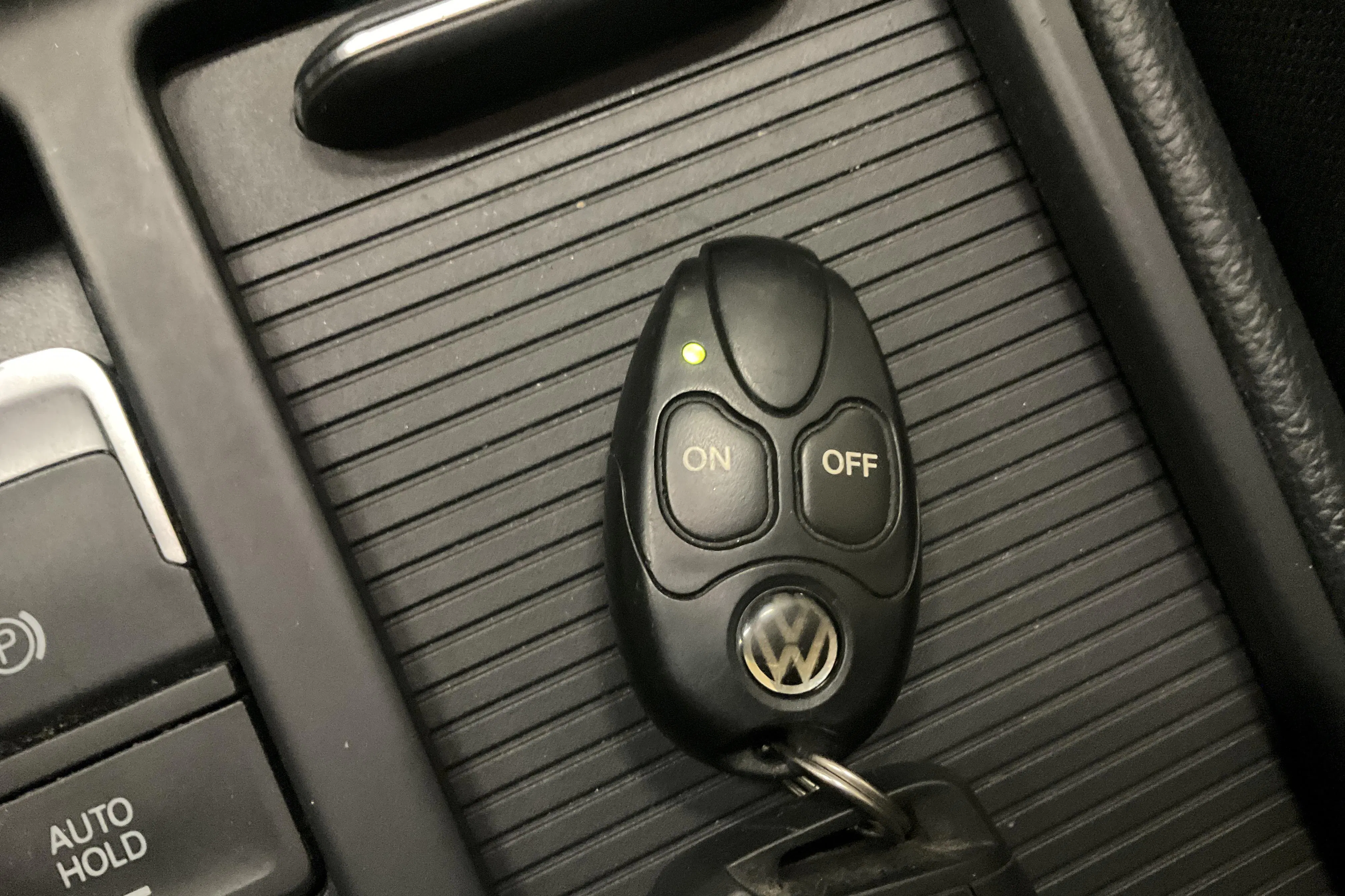 Presentation photo 18 of 18: VW Golf VII 1.6 TDI BlueMotion Technology Sportscombi 4Motion (105hk) - 171 440 km - Manual - white - 2015