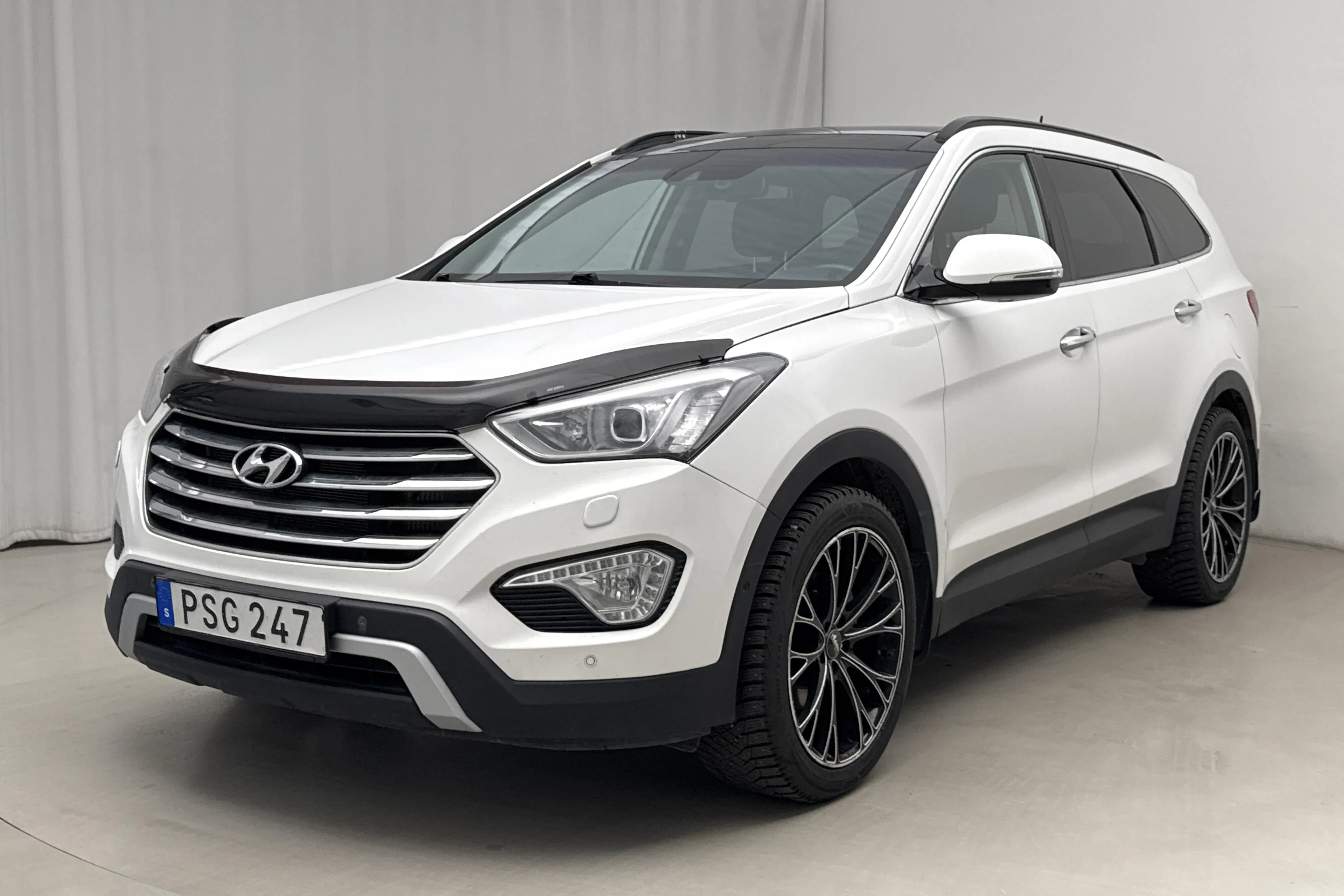 Presentation photo 1 of 18: Hyundai Grand Santa Fé 2.2 CRDi-R 4WD (197hk) - 221 320 km - Automatic - white - 2014