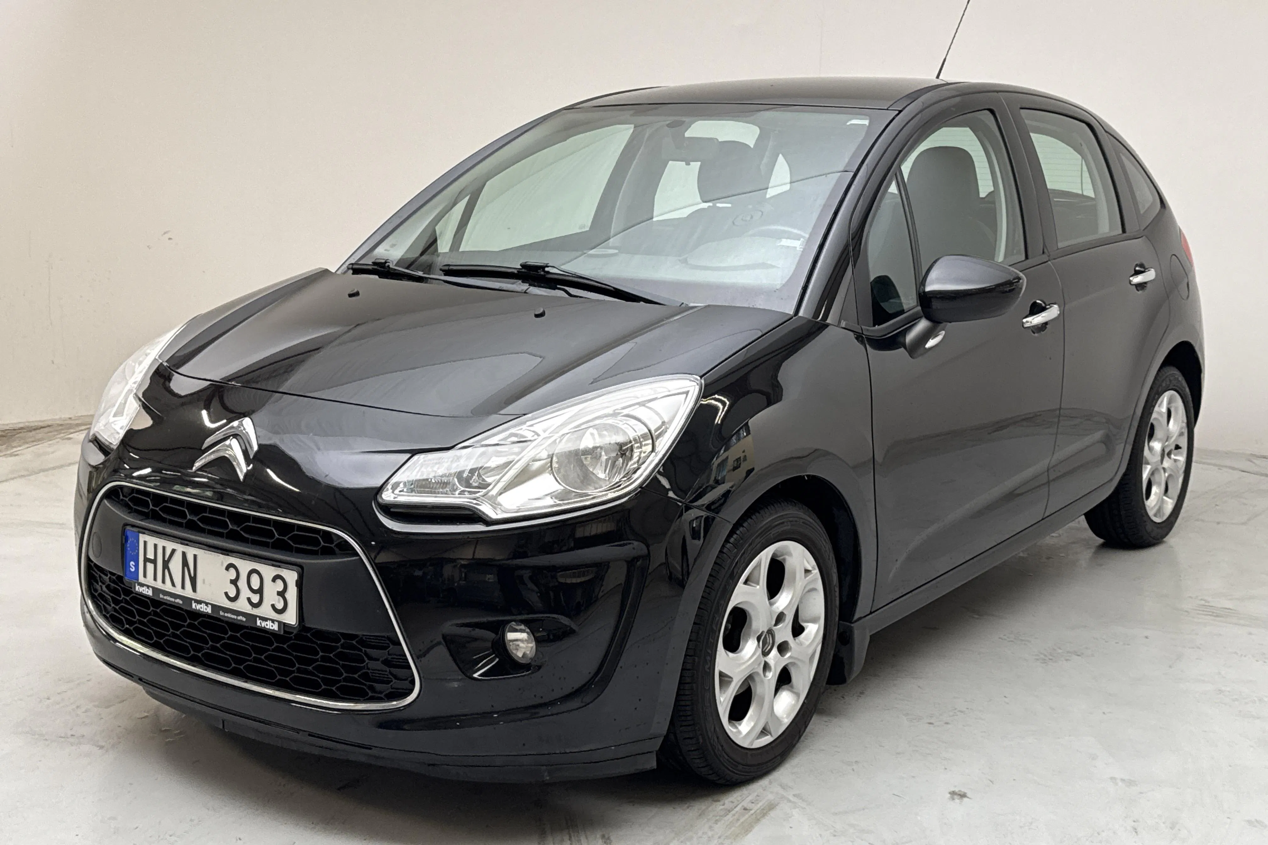 Presentationsfoto 1 av 13: Citroën C3 1.2 VTi (82hk) - 9 926 mil - Manuell - svart - 2013