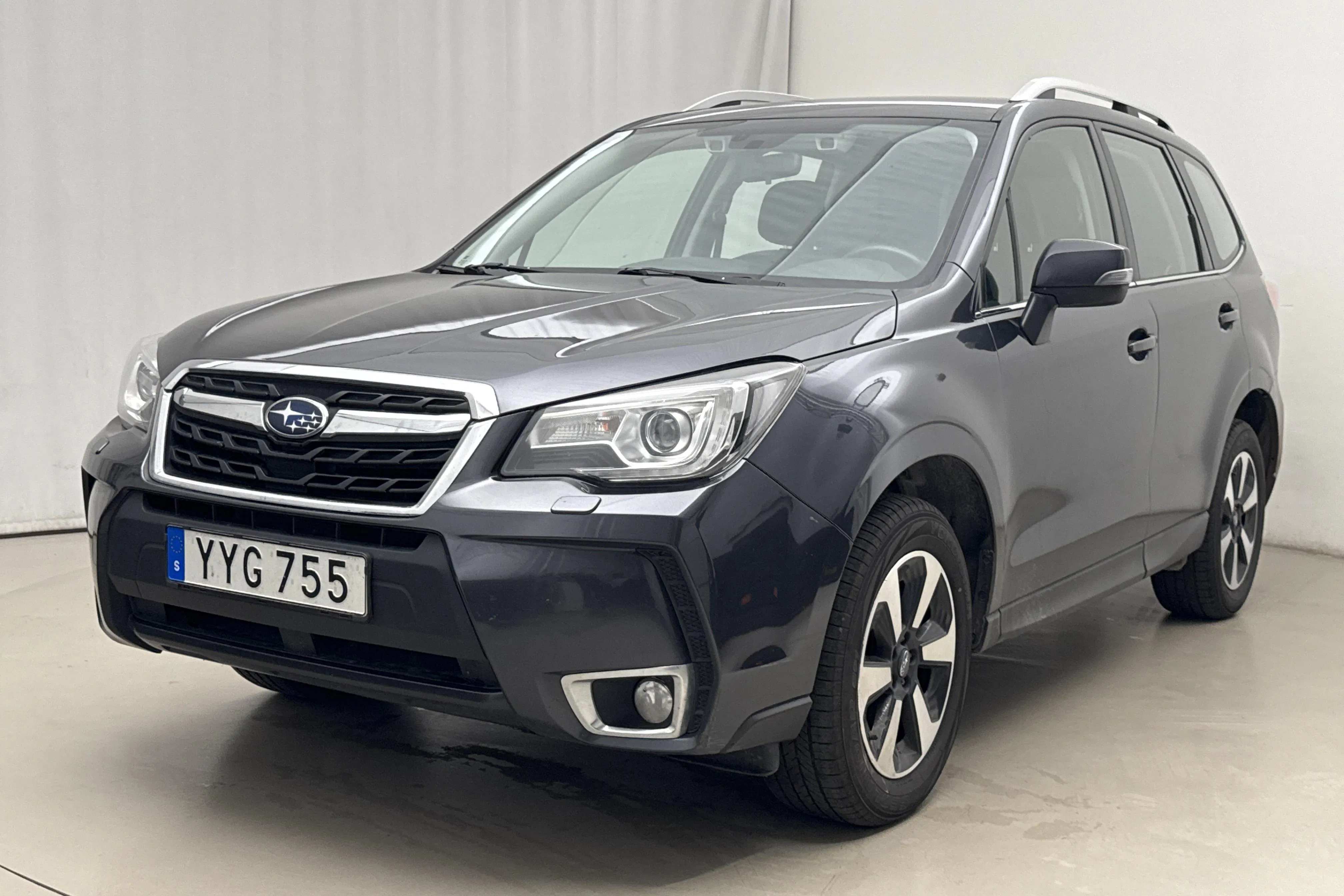 Presentationsfoto 1 av 16: Subaru Forester 2.0 (150hk) - 15 786 mil - Automat - Mörkgrå - 2019