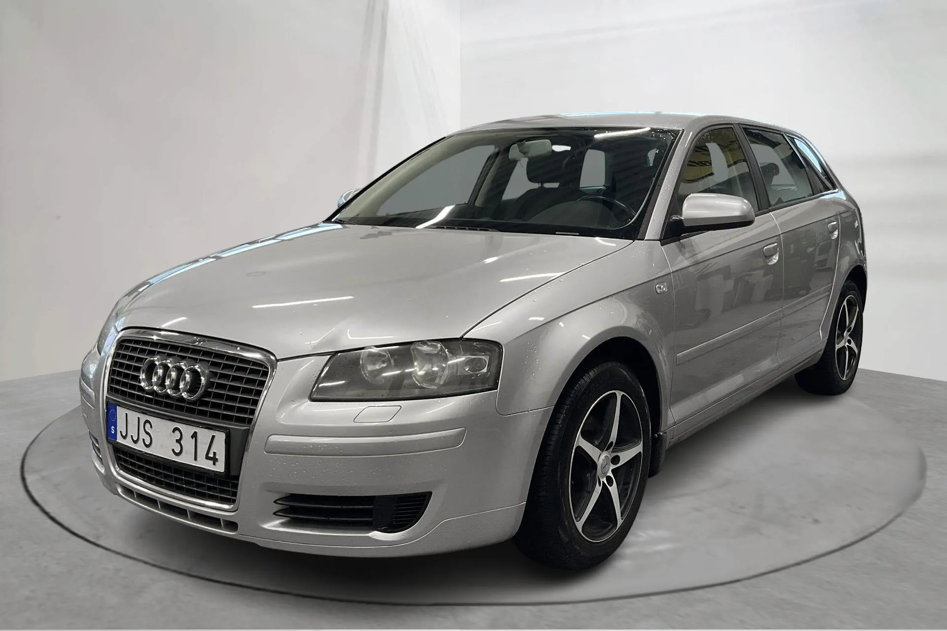 Presentation photo 1 of 14: Audi A3 1.6 FSI Sportback (115hk) - 179 170 km - Manual - silver - 2007