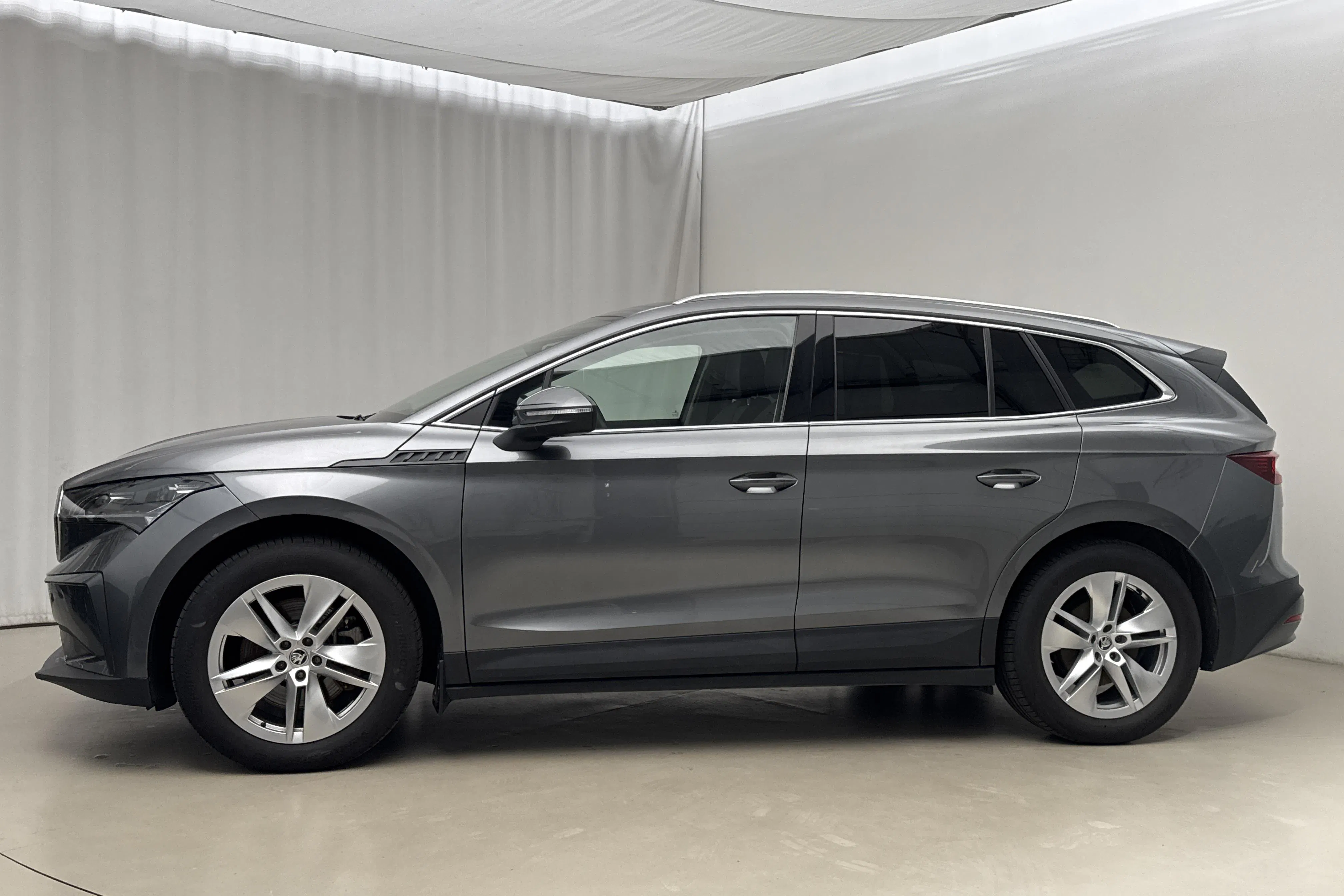 Presentation photo 2 of 25: Skoda Enyaq iV 85 82kWh (285hk) - 29 580 km - Automatic - gray - 2024