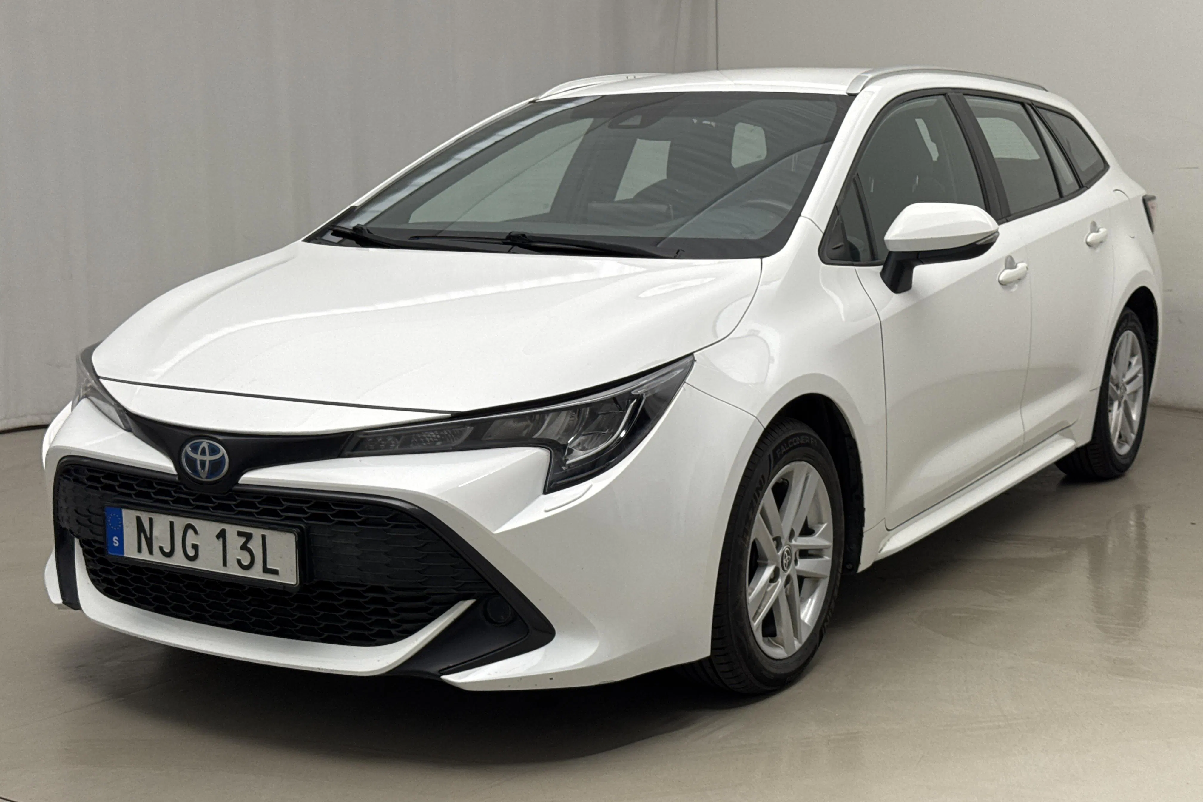 Presentation photo 1 of 16: Toyota Corolla 1.8 Hybrid Touring Sports (122hk) - 153 940 km - Automatic - white - 2022