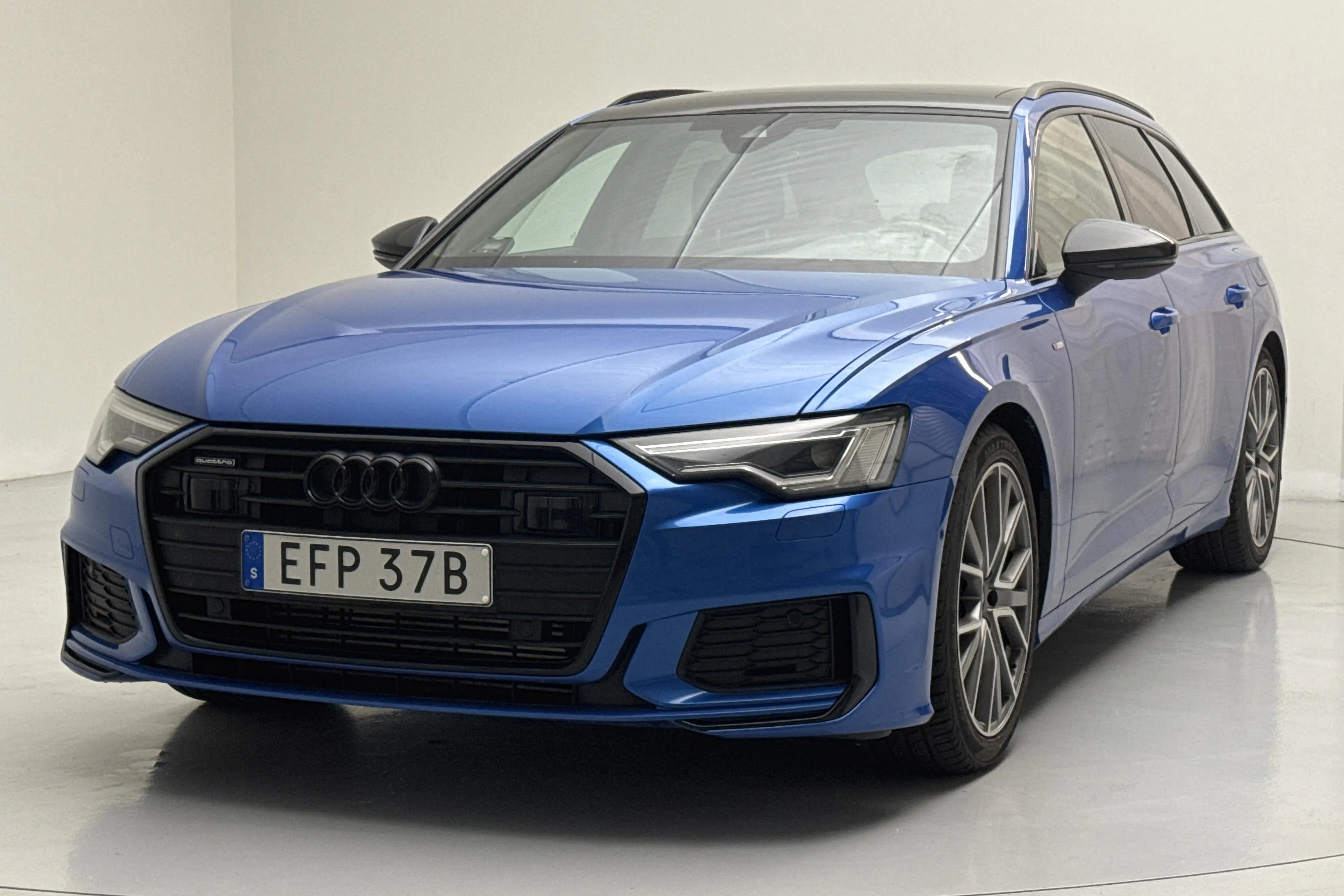 Presentationsfoto 1 av 19: Audi A6 Avant 55 TFSI e quattro (367hk) - 17 084 mil - Automat - 2021