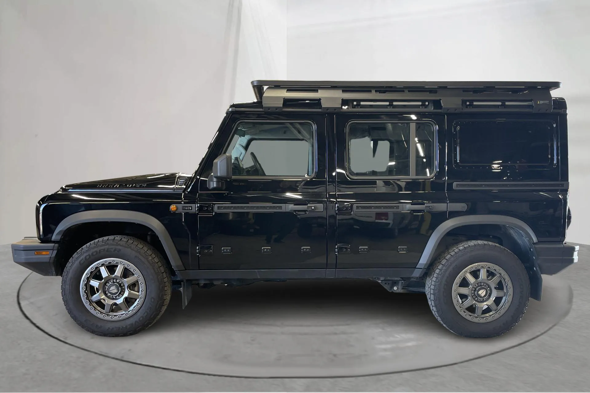 Presentation photo 2 of 22: Ineos Grenadier Utility 3.0TD 4x4 (249hk) - 5 870 km - Automatic - black - 2024