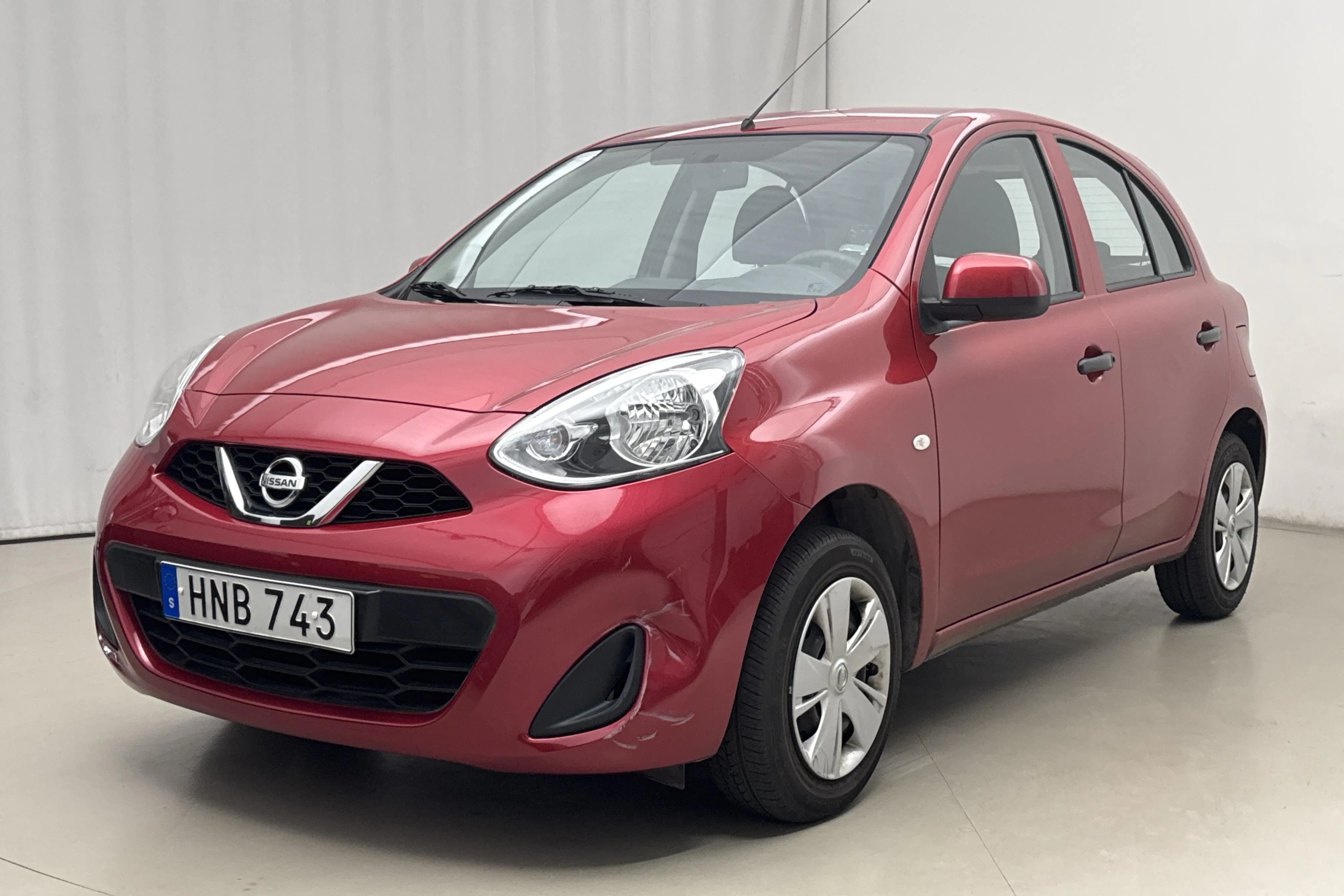 Presentationsfoto 1 av 15: Nissan Micra 1.2 5dr (80hk) - 3 669 mil - Automat - röd - 2015