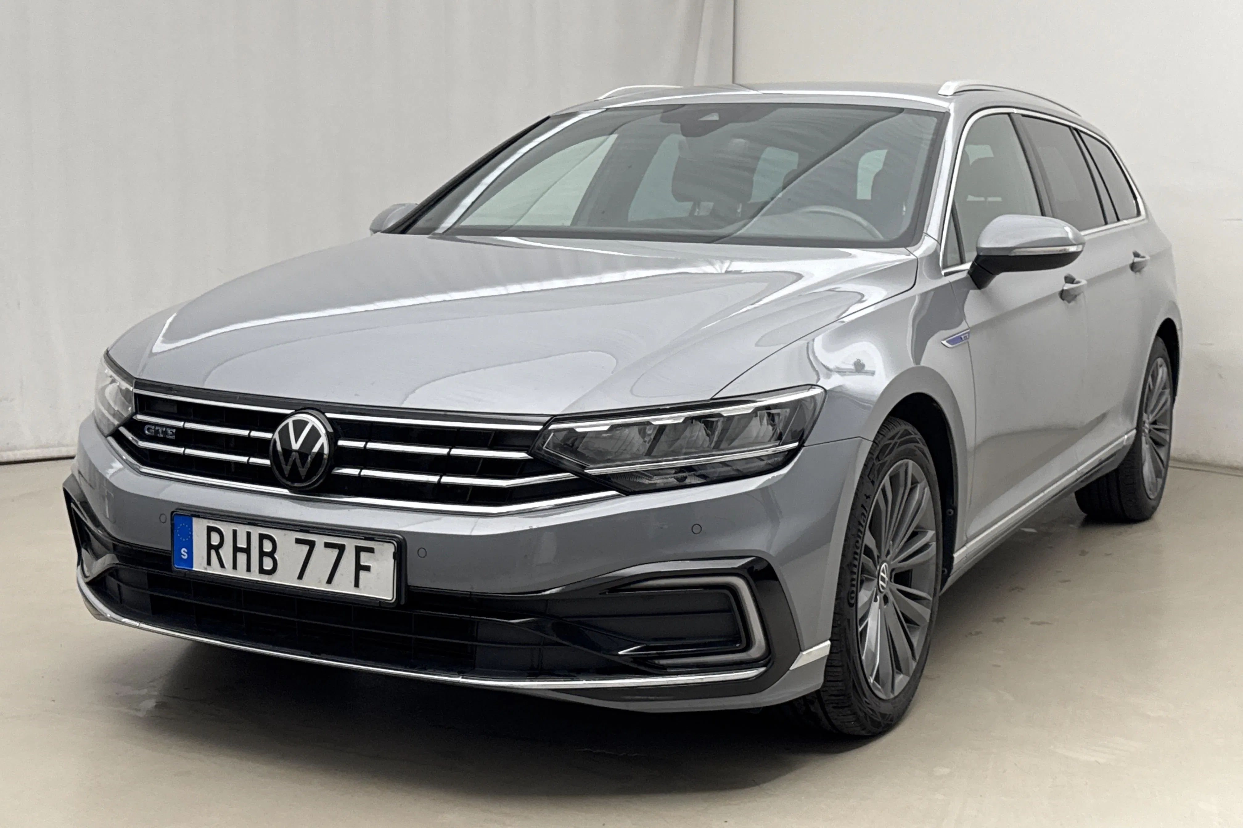 Presentation photo 1 of 21: VW Passat 1.4 GTE Sportscombi (218hk) - 60 540 km - Automatic - gray - 2023