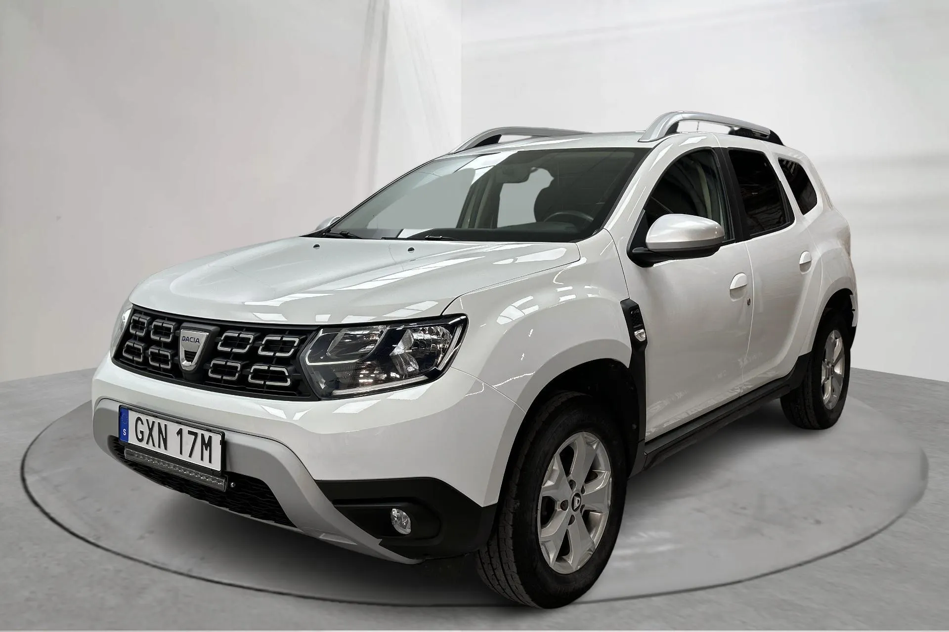 Presentation photo 1 of 15: Dacia Duster 1.5 dCi 4x4 (115hk) - 68 270 km - Manual - white - 2021