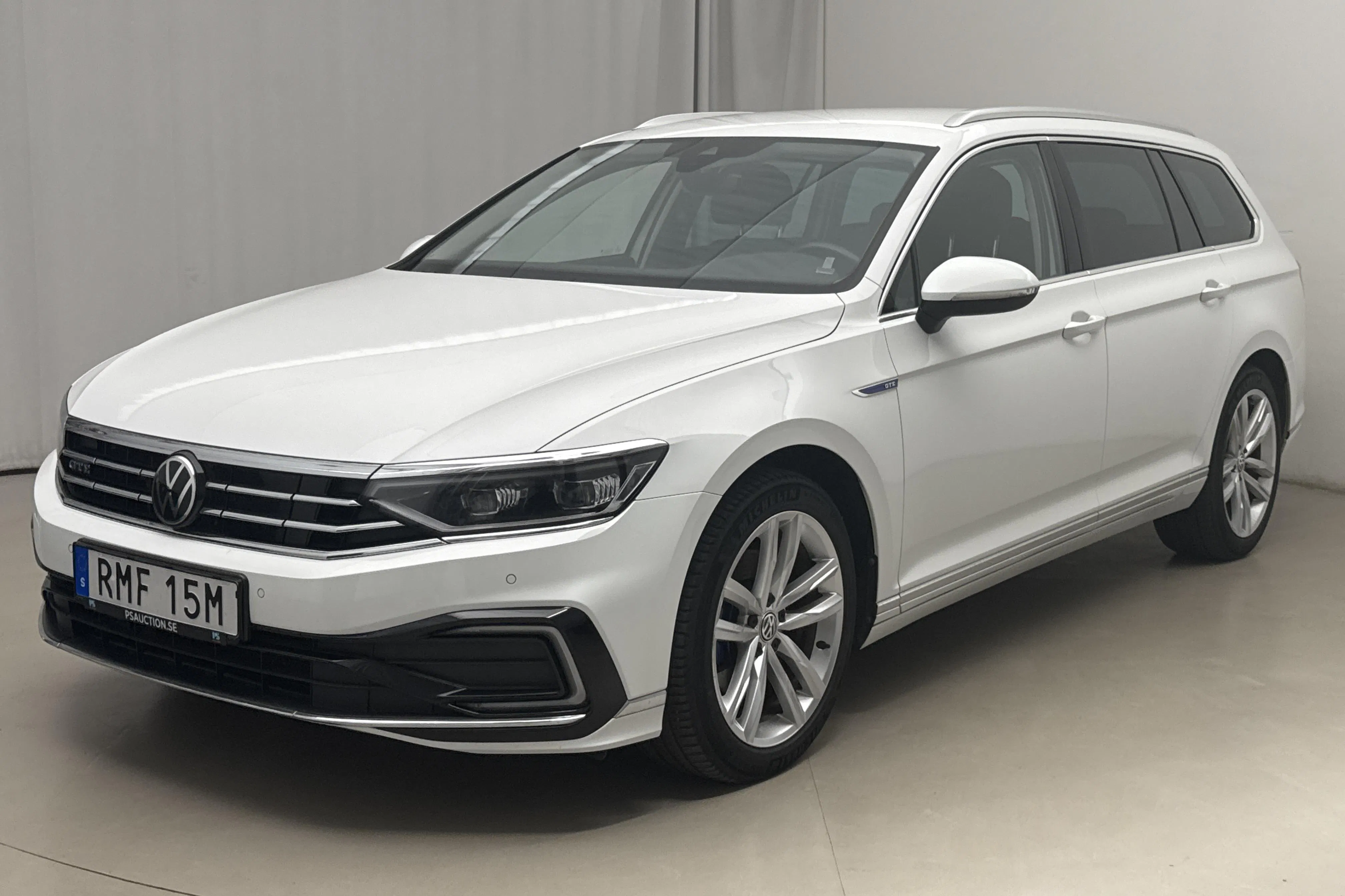 Presentation photo 1 of 17: VW Passat 1.4 GTE Sportscombi (218hk) - 111 570 km - Automatic - white - 2021
