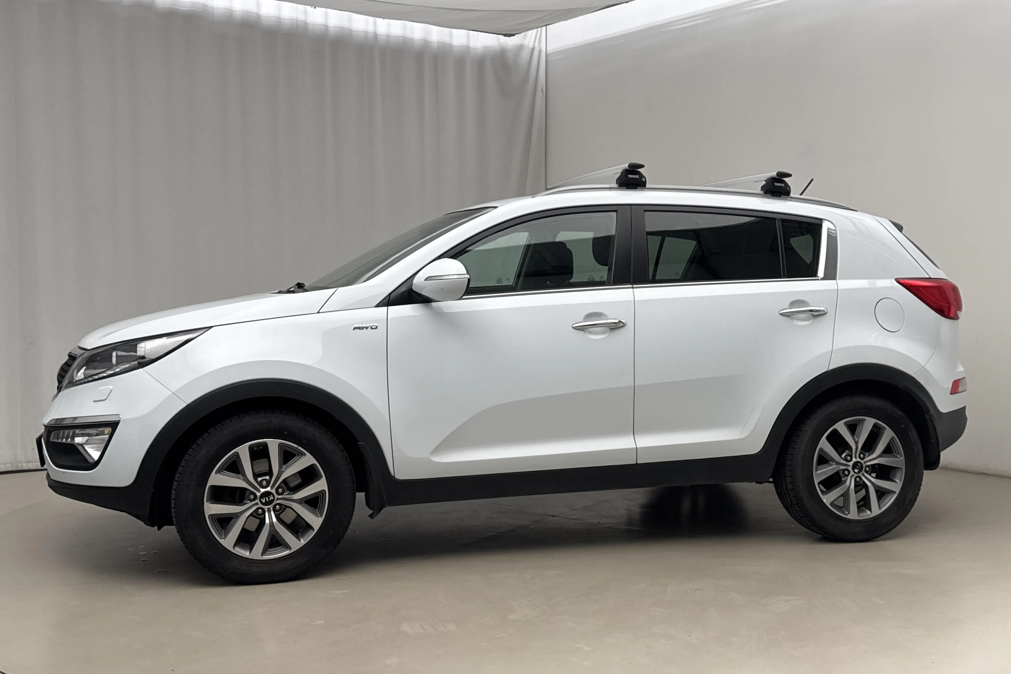 Presentationsfoto 2 av 16: KIA Sportage 2.0 CRDi AWD (184hk) - 15 455 mil - Automat - vit - 2015