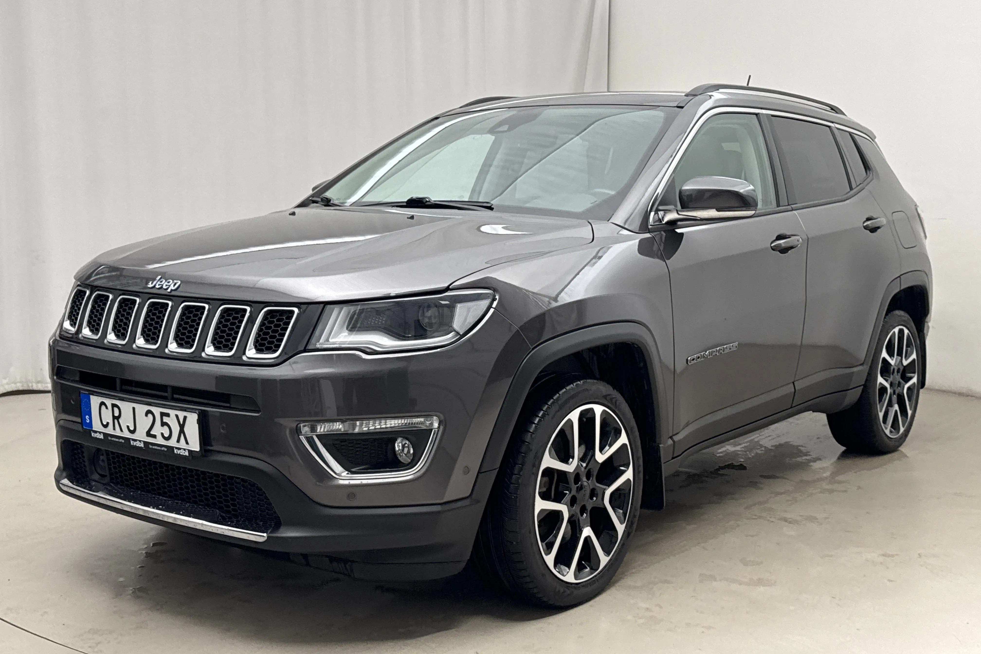 Presentation photo 1 of 20: Jeep Compass 1.3 PHEV 4WD (190hk) - 82 210 km - Automatic - gray - 2020