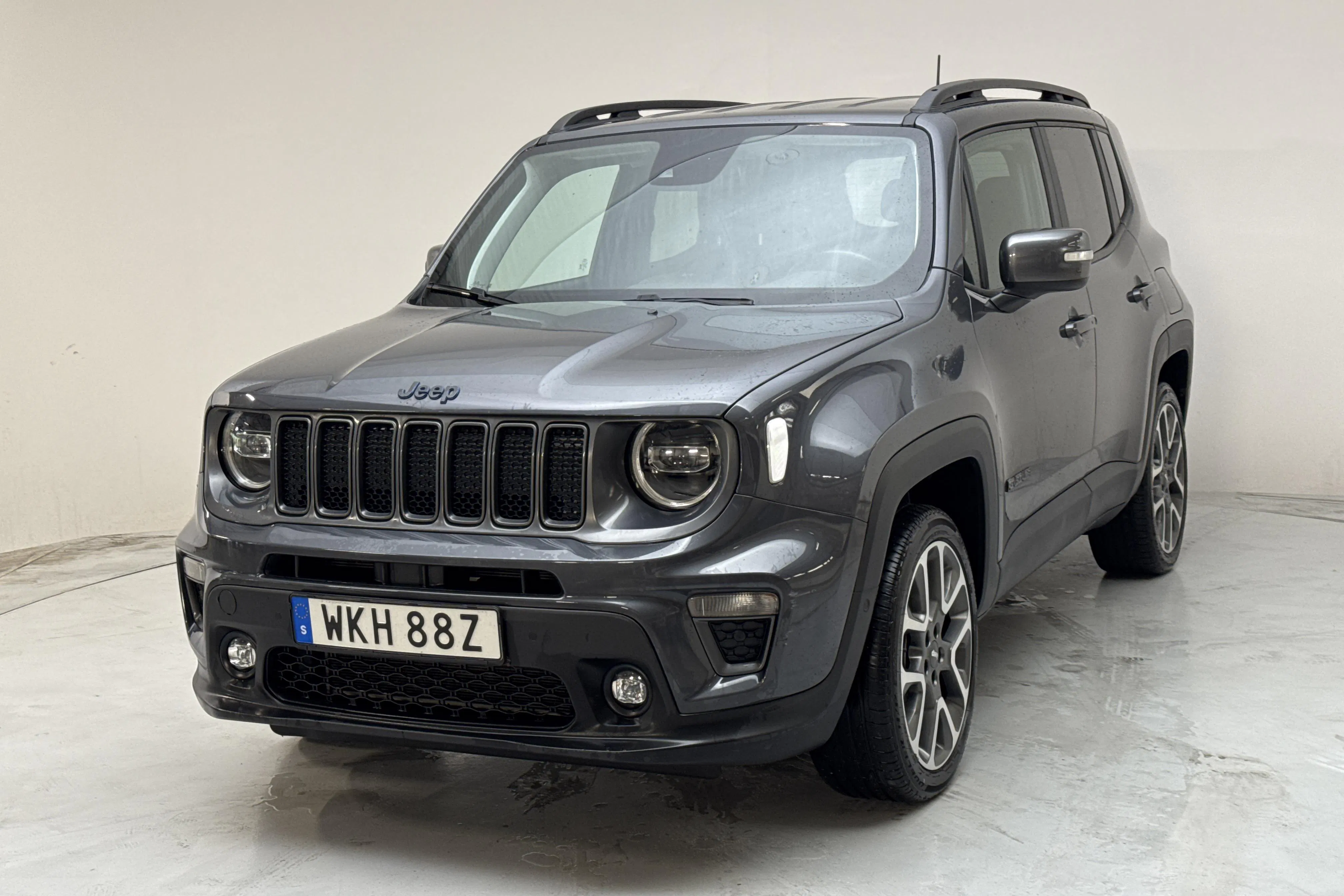 Presentation photo 1 of 16: Jeep Renegade 1.3 PHEV 4WD (240hk) - 46 010 km - Automatic - gray - 2022