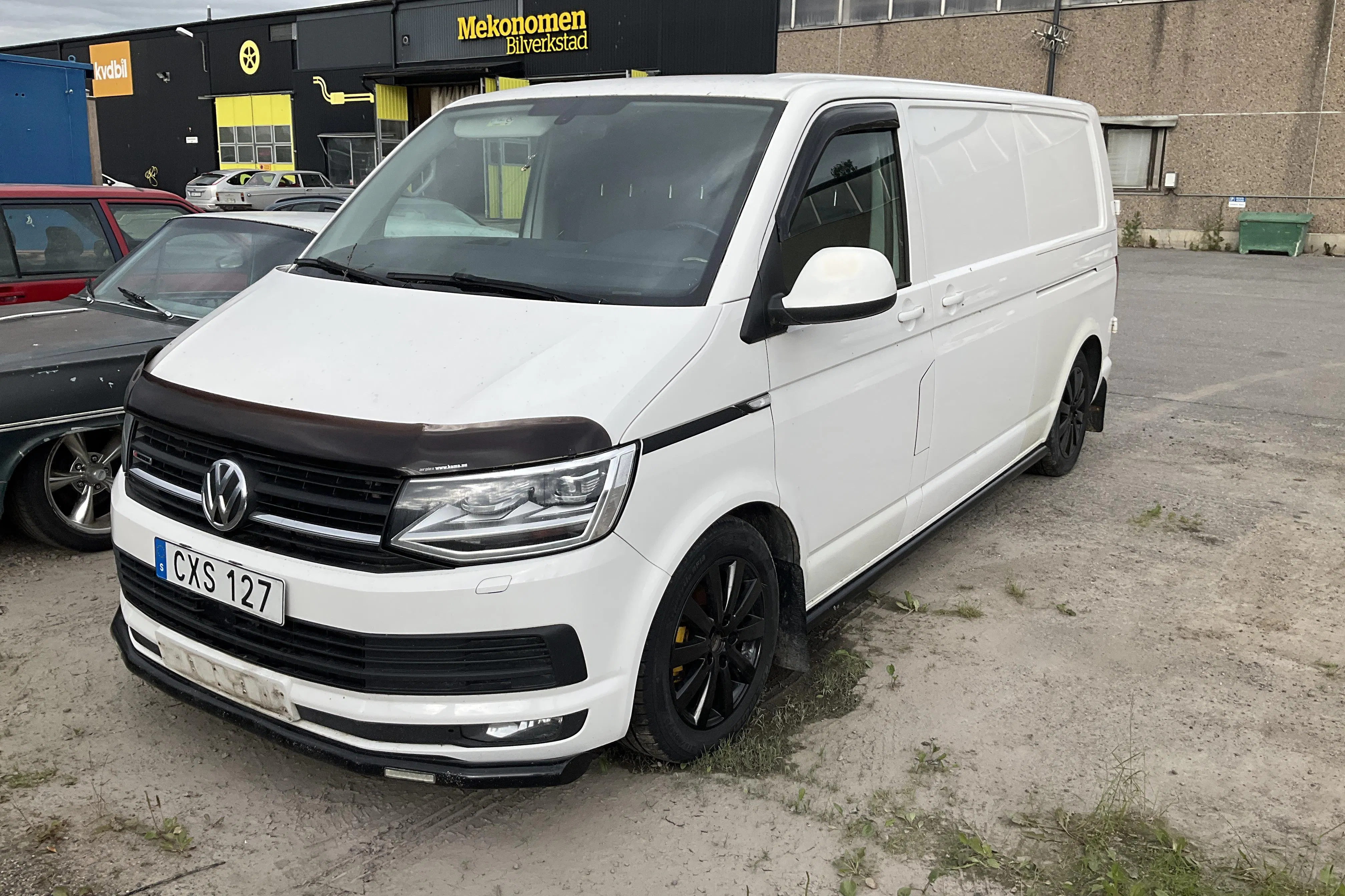 Presentation photo 1 of 16: VW Transporter T6 2.0 TDI BMT Skåp 4MOTION (150hk) - 227 060 km - Automatic - white - 2018