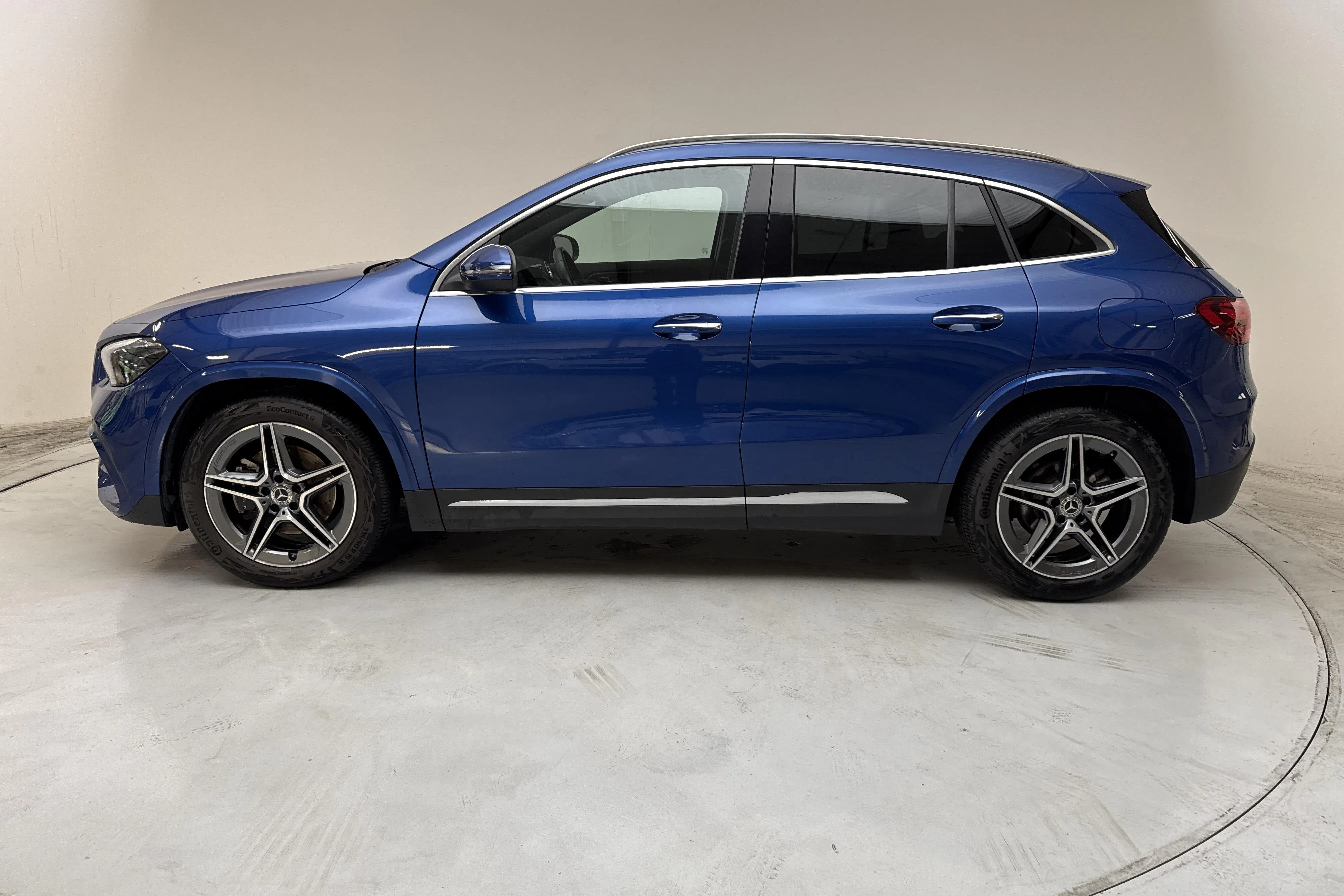 Presentation photo 2 of 17: Mercedes GLA 200 H247 (163hk) - 35 970 km - Automatic - blue - 2024