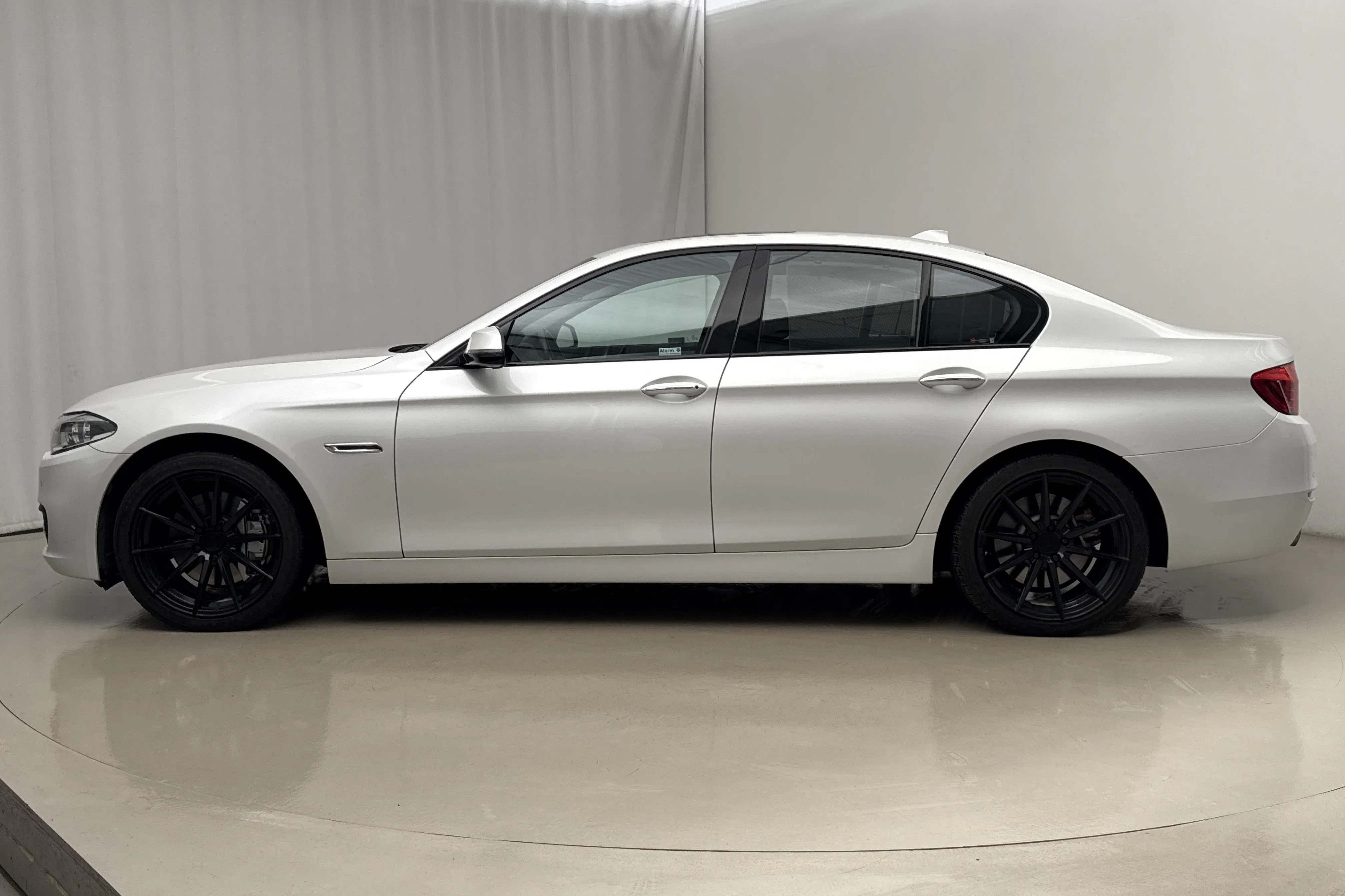 Presentationsfoto 2 av 18: BMW 535i Sedan, F10 (306hk) - 11 434 mil - Automat - vit - 2015