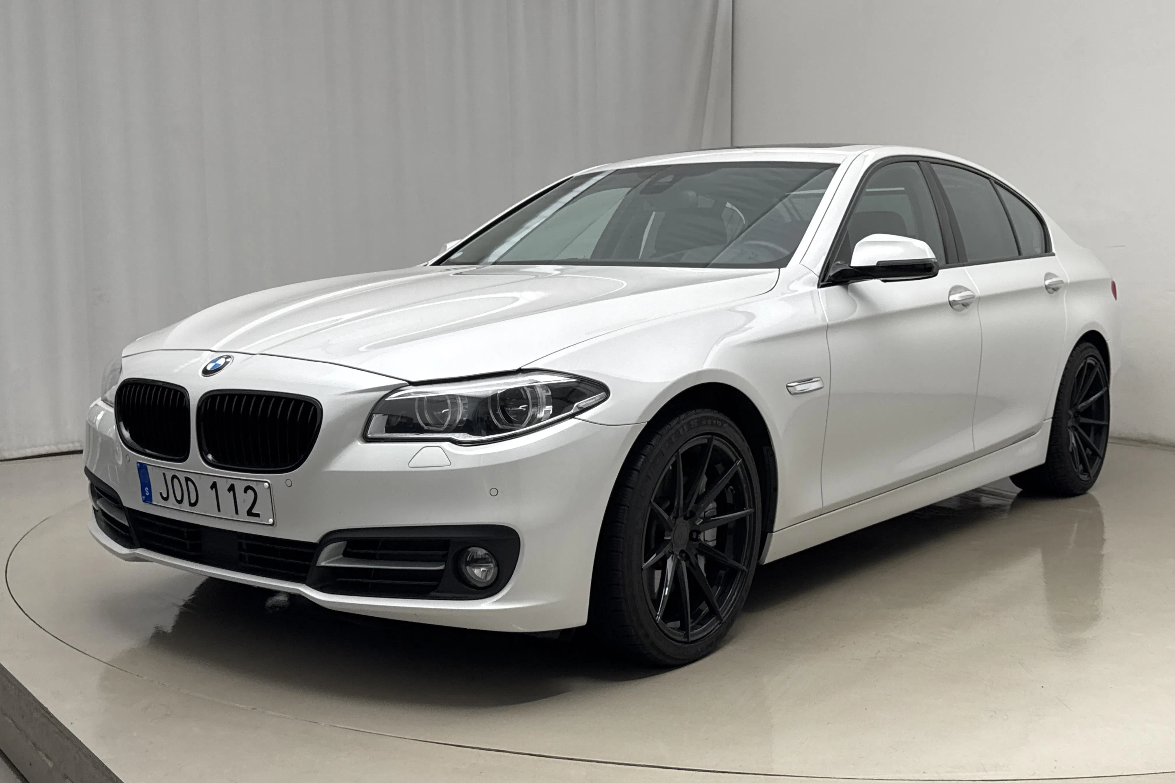Presentationsfoto 1 av 18: BMW 535i Sedan, F10 (306hk) - 11 434 mil - Automat - vit - 2015