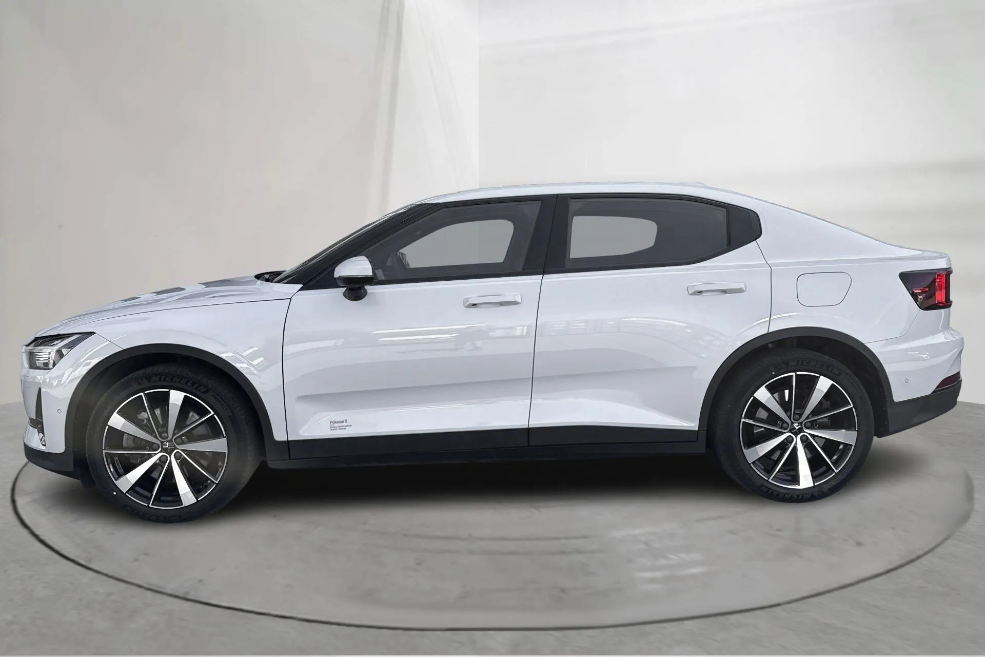 Presentationsfoto 2 av 19: Polestar 2 Long range Dual motor (408hk) - 10 116 mil - Automat - silver - 2021