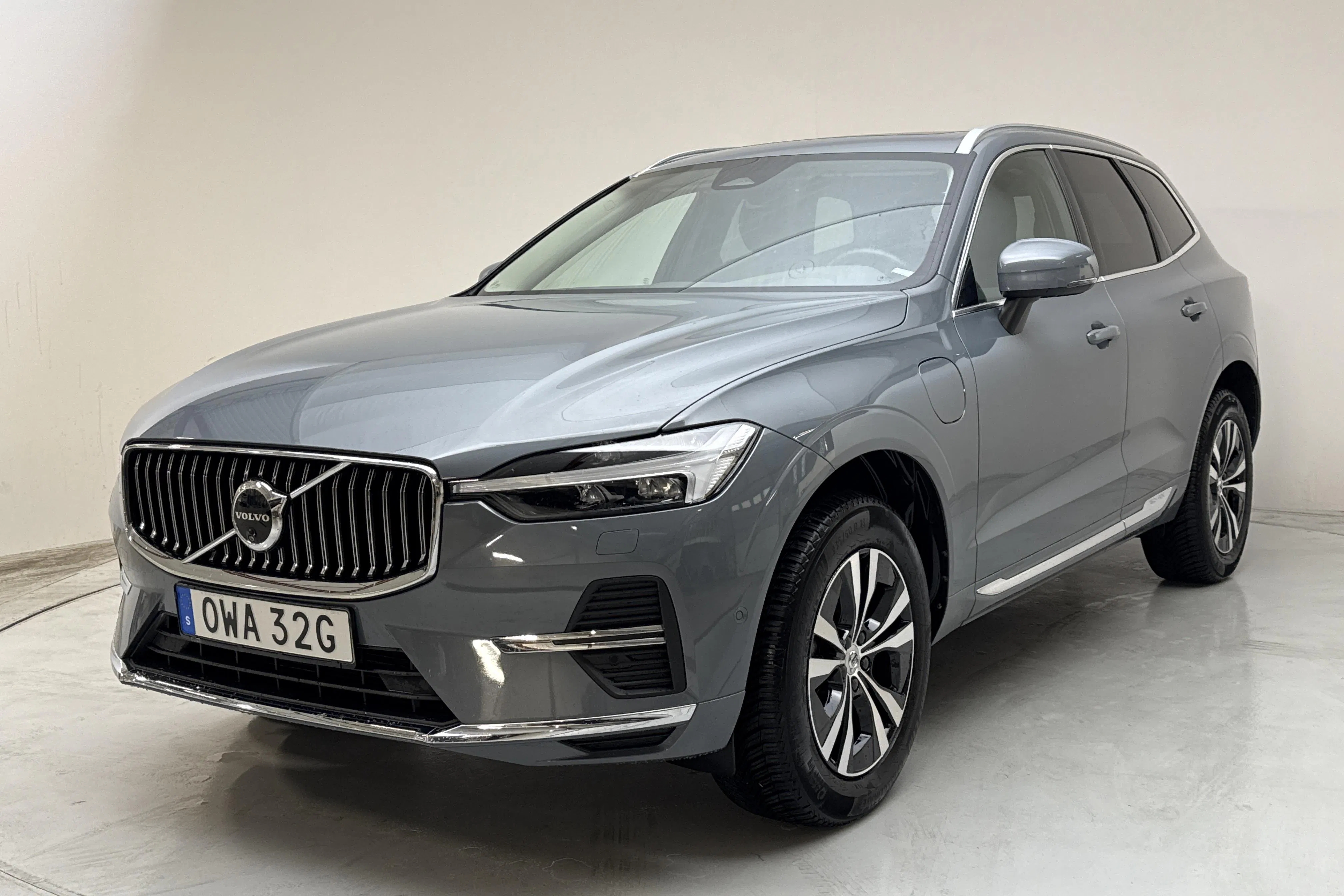 Presentationsfoto 1 av 19: Volvo XC60 T6 AWD Recharge (350hk) - 3 704 mil - Automat - grå - 2024