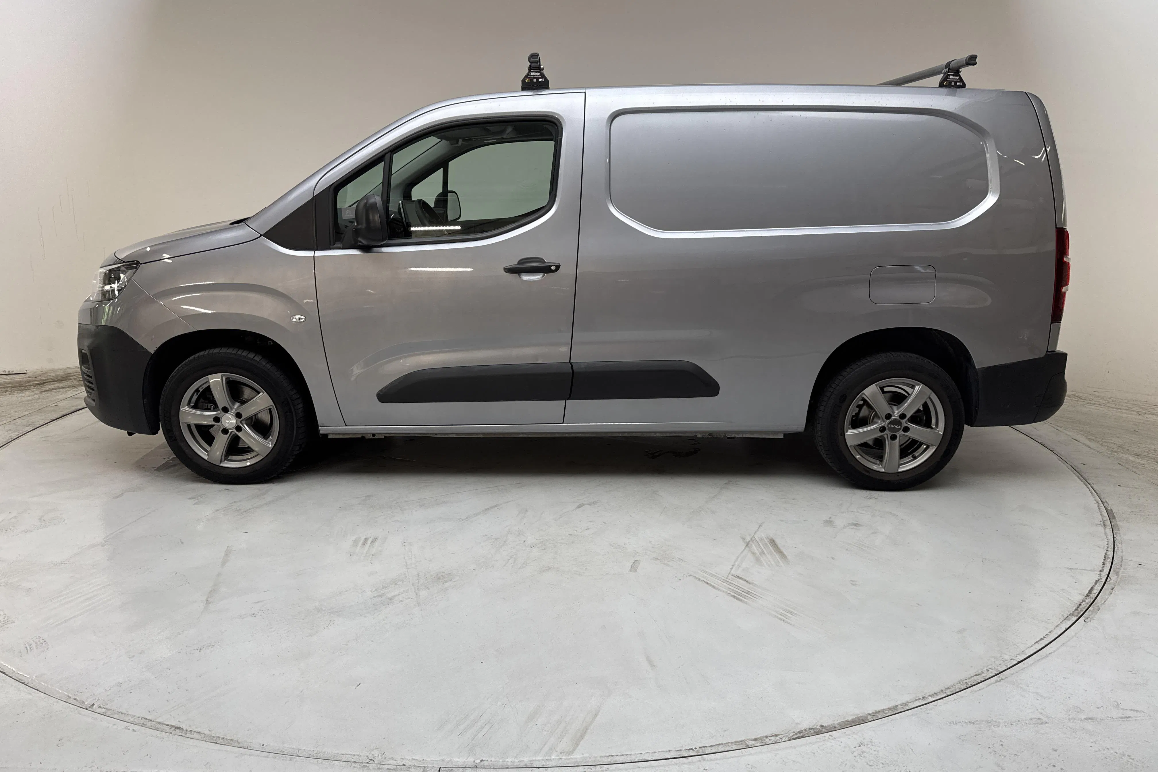 Presentationsfoto 2 av 13: Citroën Berlingo 1.5 BlueHDi Skåp (100hk) - 7 102 mil - Manuell - grå - 2019