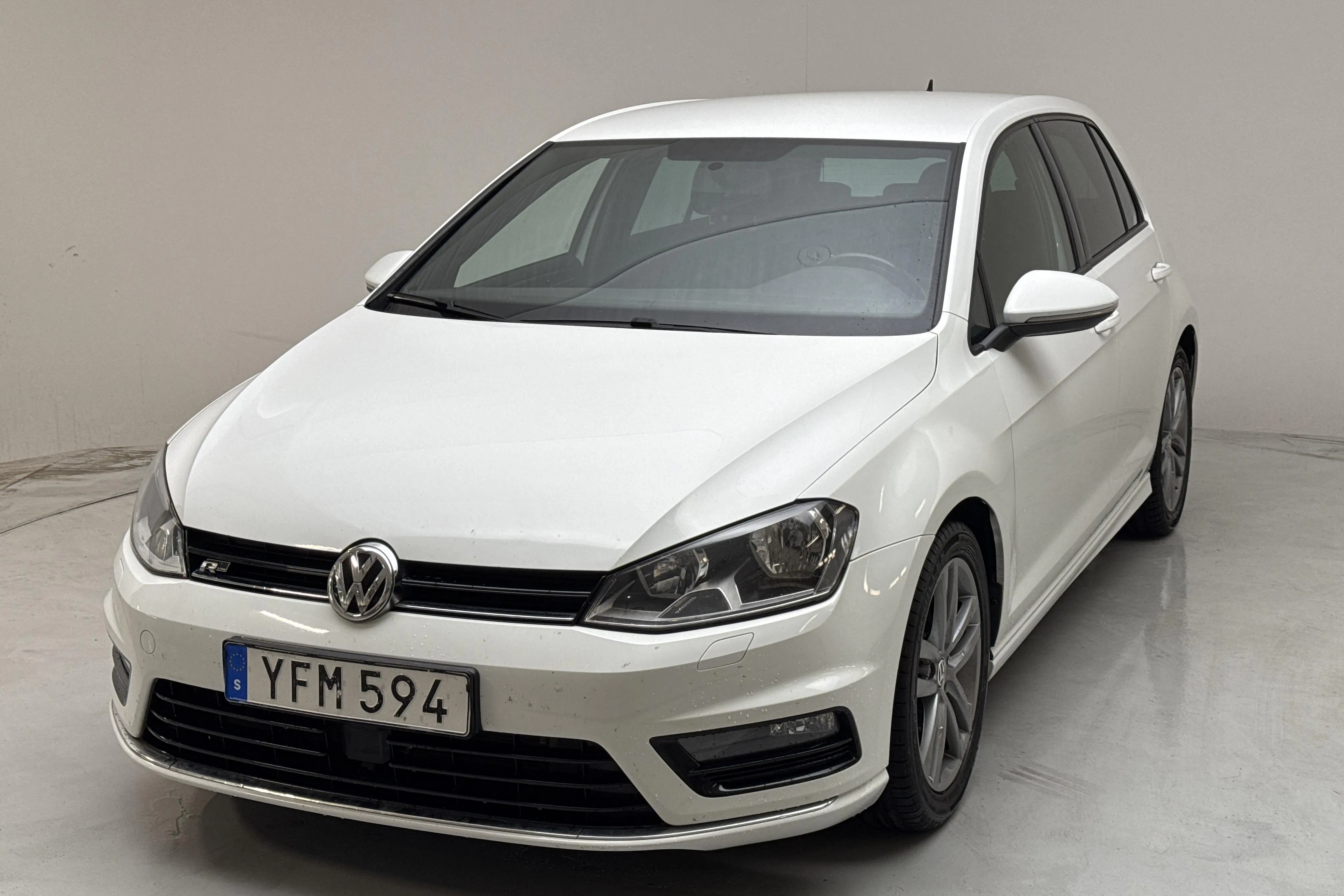 Presentationsfoto 1 av 12: VW Golf VII 1.4 TSI 5dr (150hk) - 13 489 mil - Manuell - vit - 2017