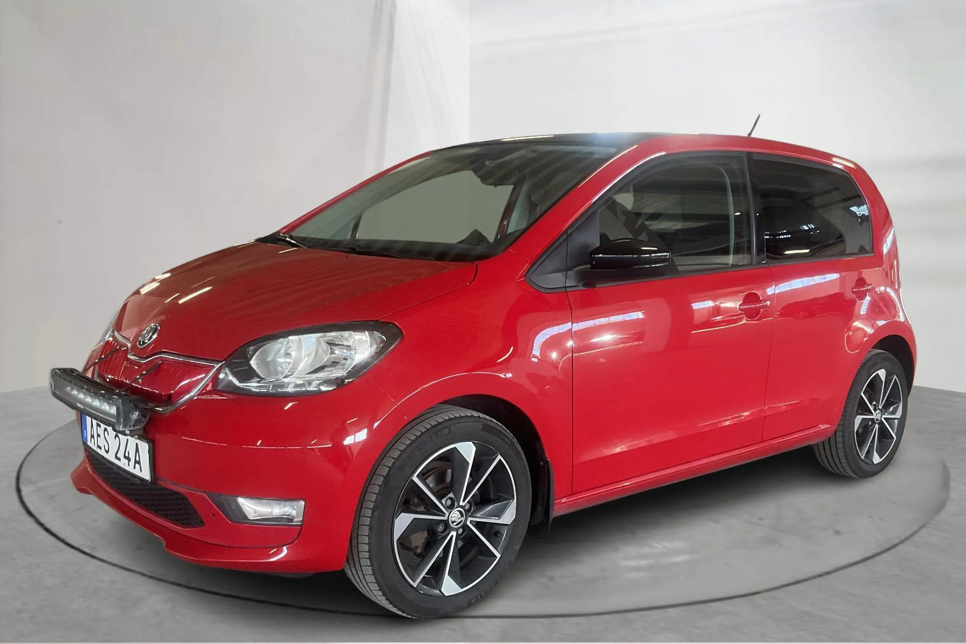 Presentationsfoto 1 av 15: Skoda CITIGOe iV 36,8kWh (83hk) - 9 833 mil - Automat - röd - 2021