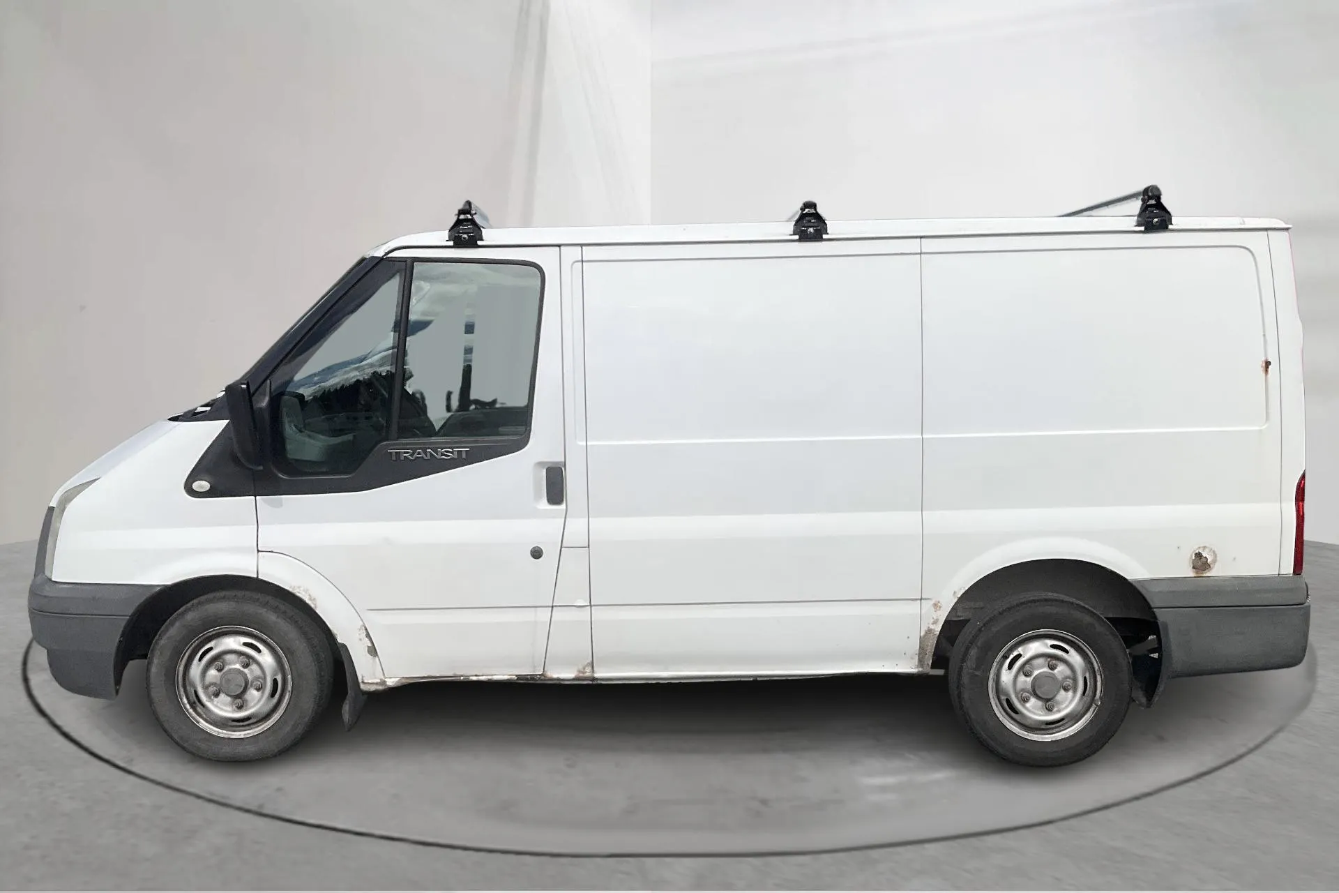 Presentationsfoto 2 av 12: Ford Transit 260 2.2 TDCi Skåp (100hk) - 17 530 mil - Manuell - vit - 2013