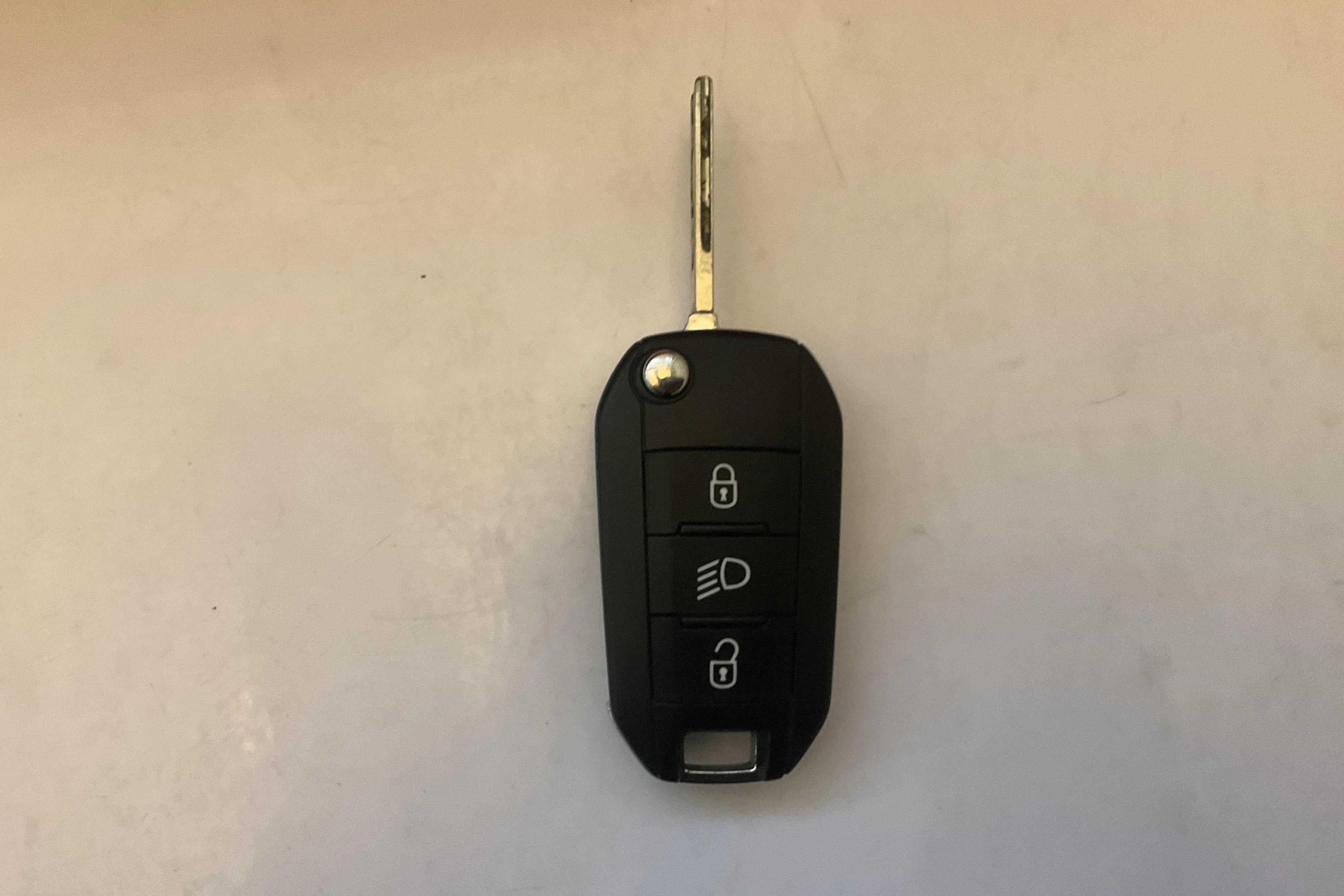 Presentation photo 14 of 14: Peugeot 5008 1.2 PureTech (130hk) - 152 340 km - Automatic - gray - 2019