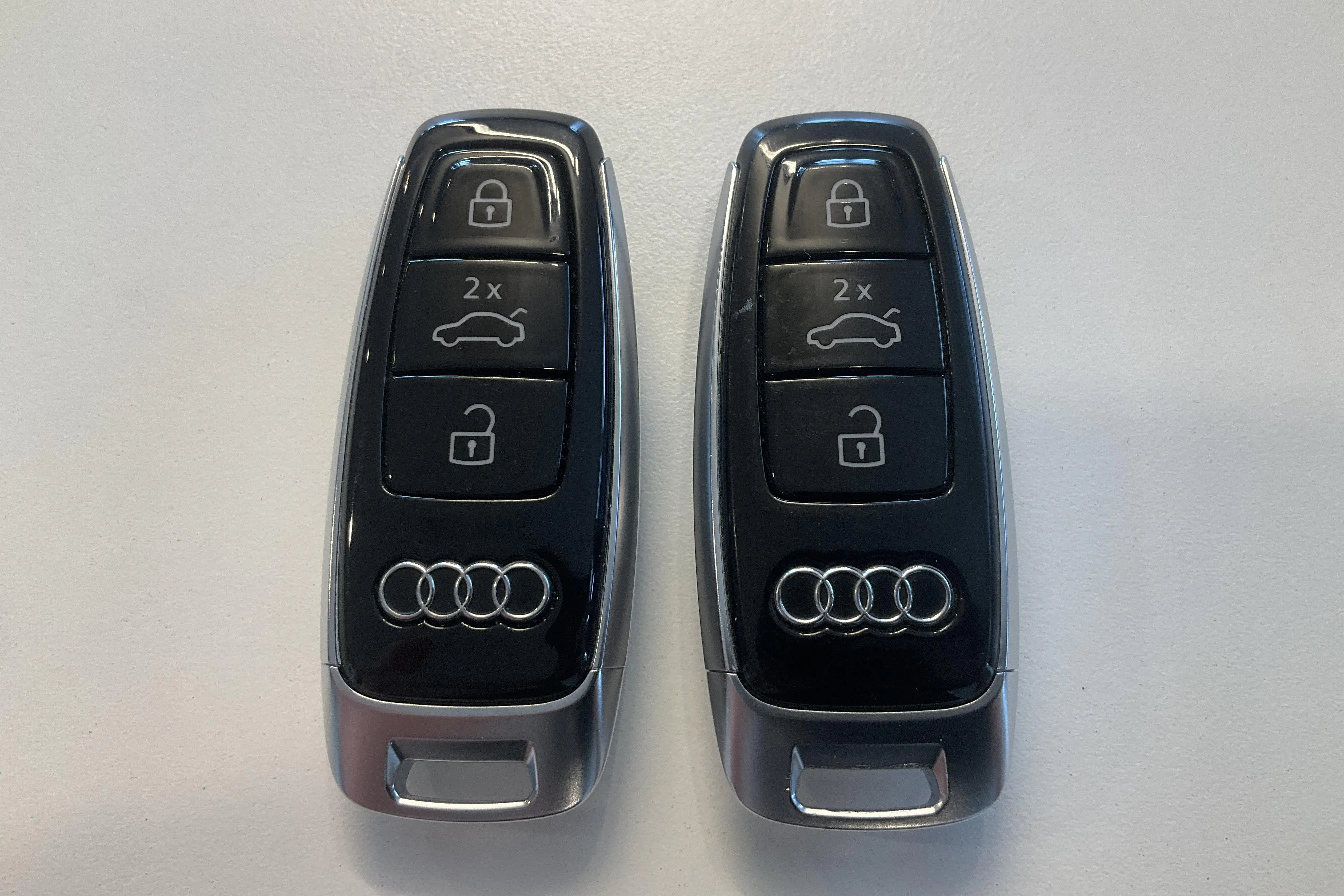 Presentation photo 26 of 26: Audi Q8 55 e-tron quattro (408hk) - 48 930 km - Automatic - gray - 2024