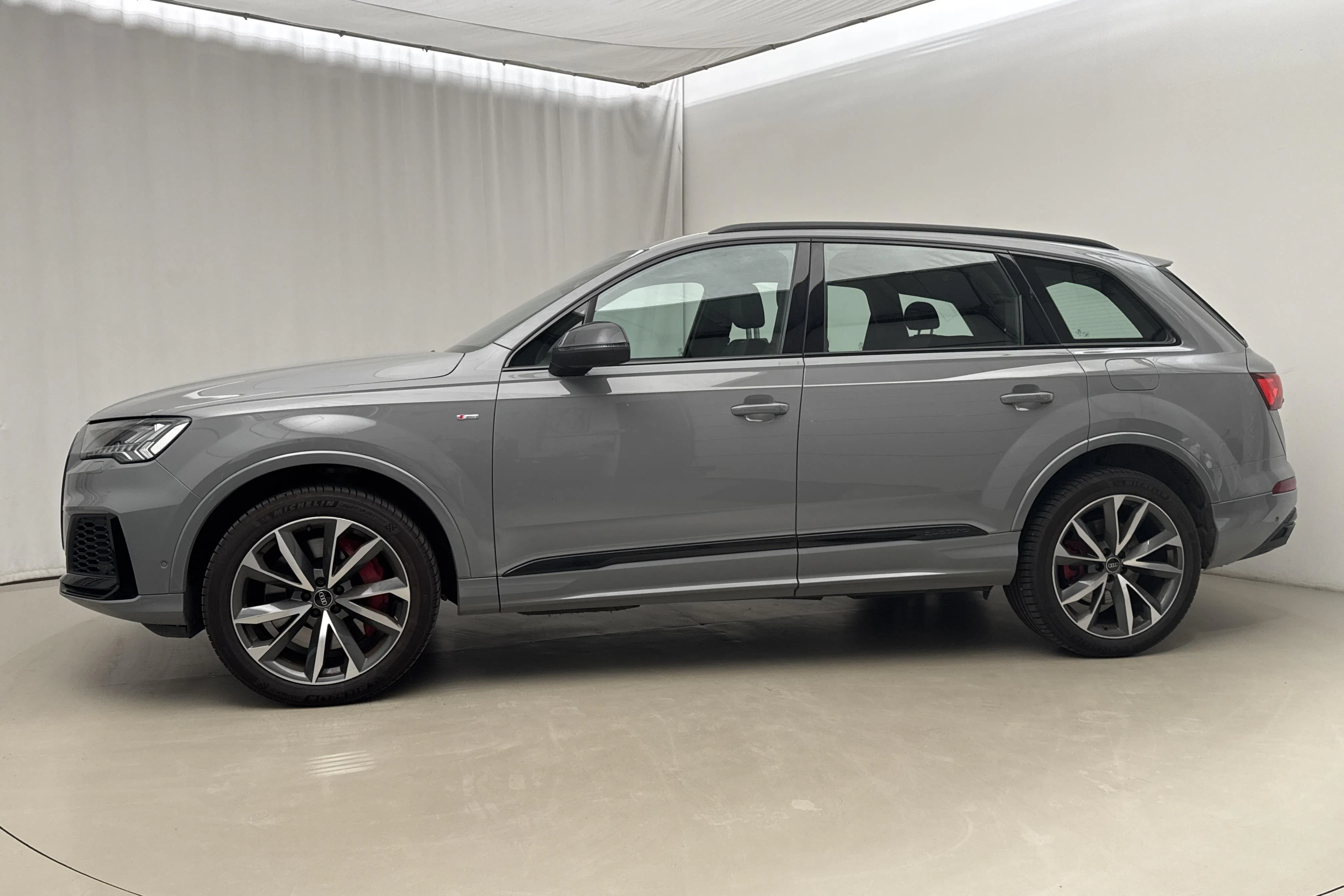 Presentation photo 2 of 21: Audi Q7 60 TFSI e quattro (456hk) - 54 940 km - Automatic - gray - 2023