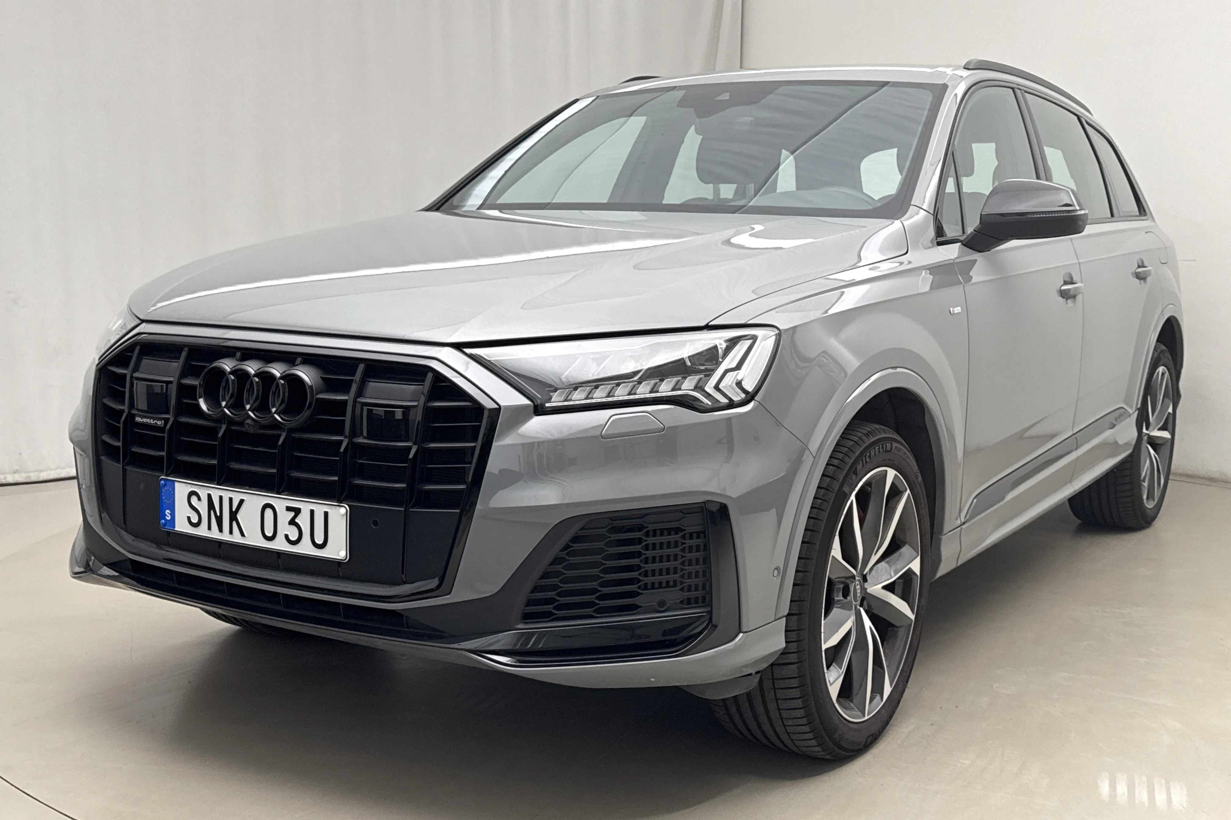 Presentation photo 1 of 21: Audi Q7 60 TFSI e quattro (456hk) - 54 940 km - Automatic - gray - 2023