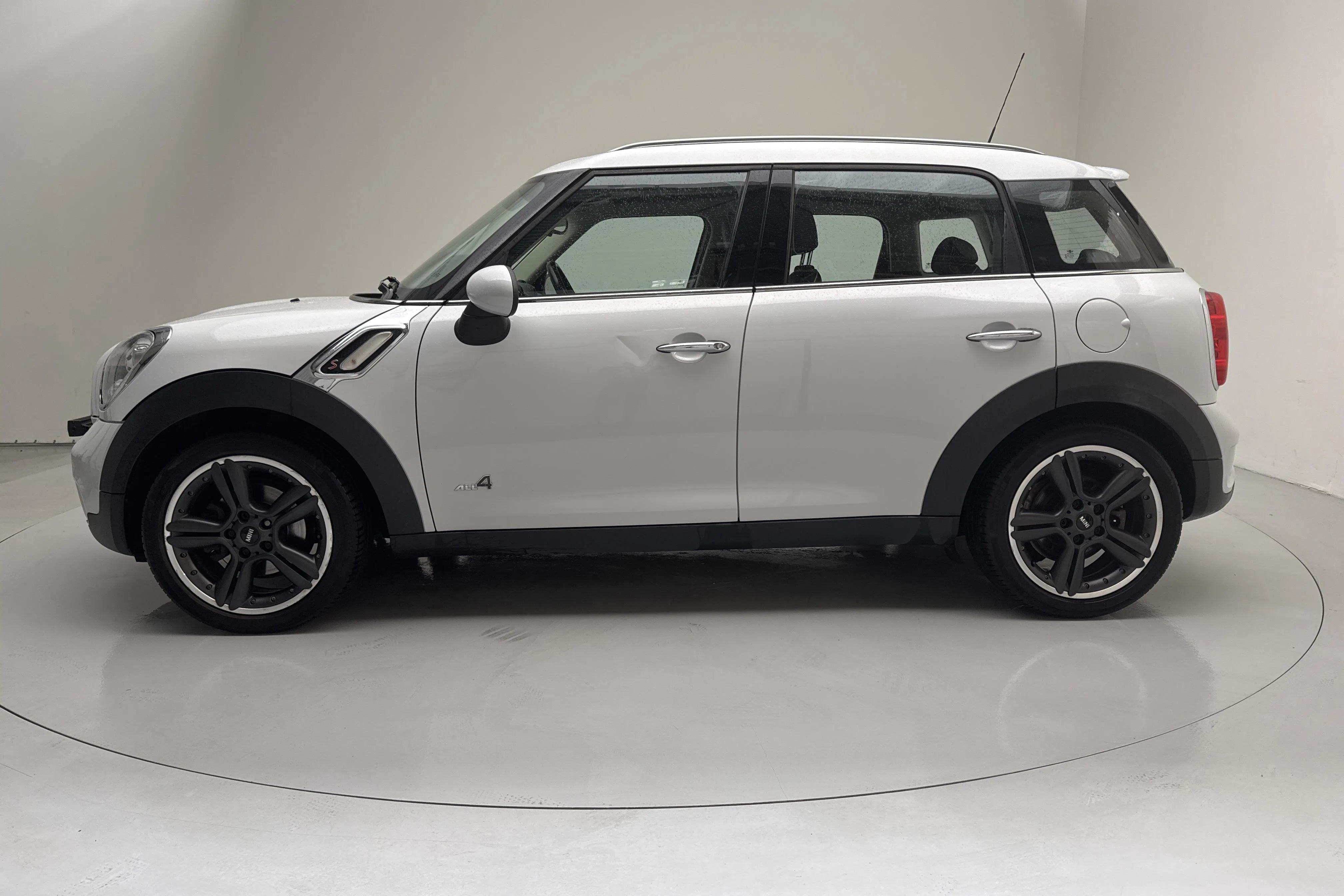 Presentationsfoto 2 av 14: MINI Cooper SD ALL4 Countryman (143hk) - 13 838 mil - Automat - vit - 2012