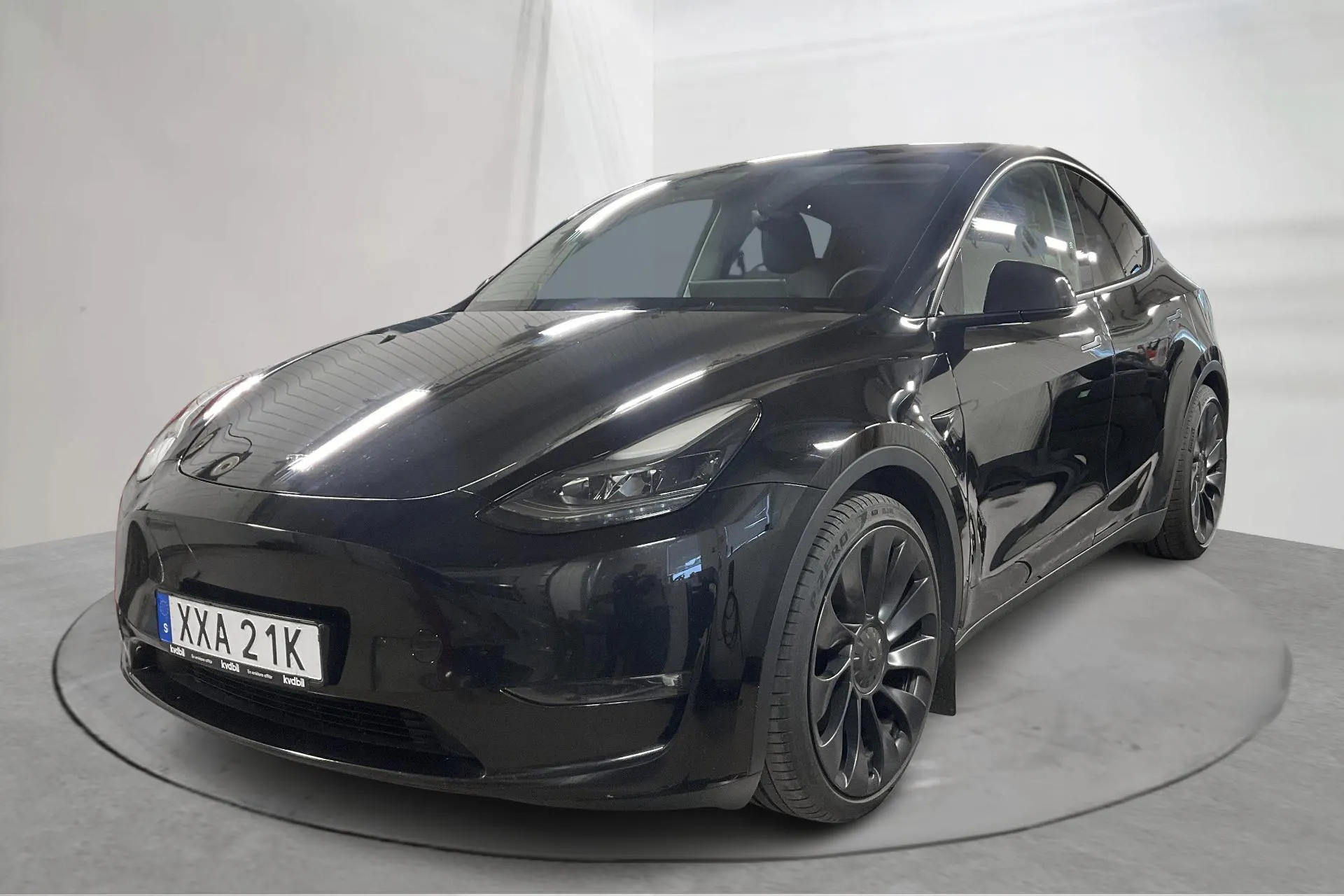 Presentationsfoto 1 av 23: Tesla Model Y Performance Dual Motor AWD - 11 050 mil - Automat - svart - 2023