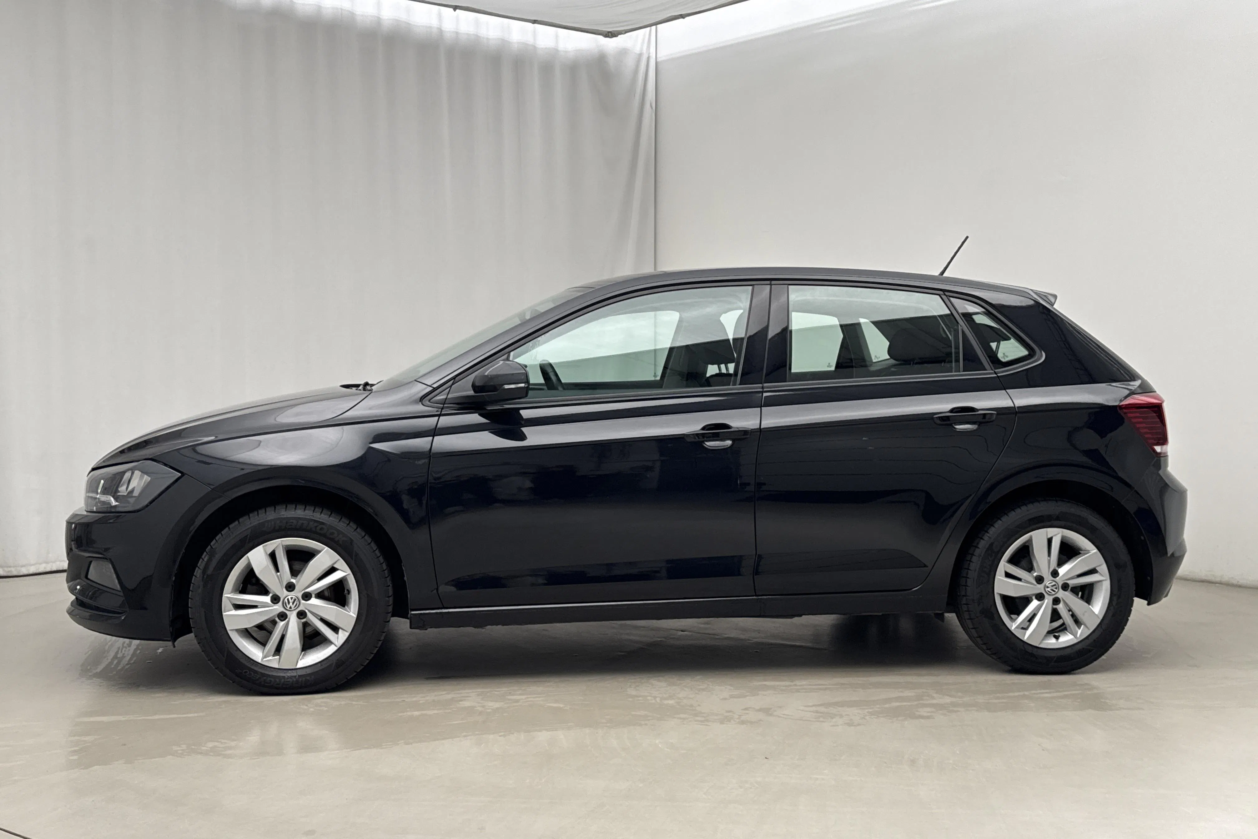 Presentationsfoto 2 av 16: VW Polo 1.0 TSI 5dr (95hk) - 10 465 mil - Automat - svart - 2020