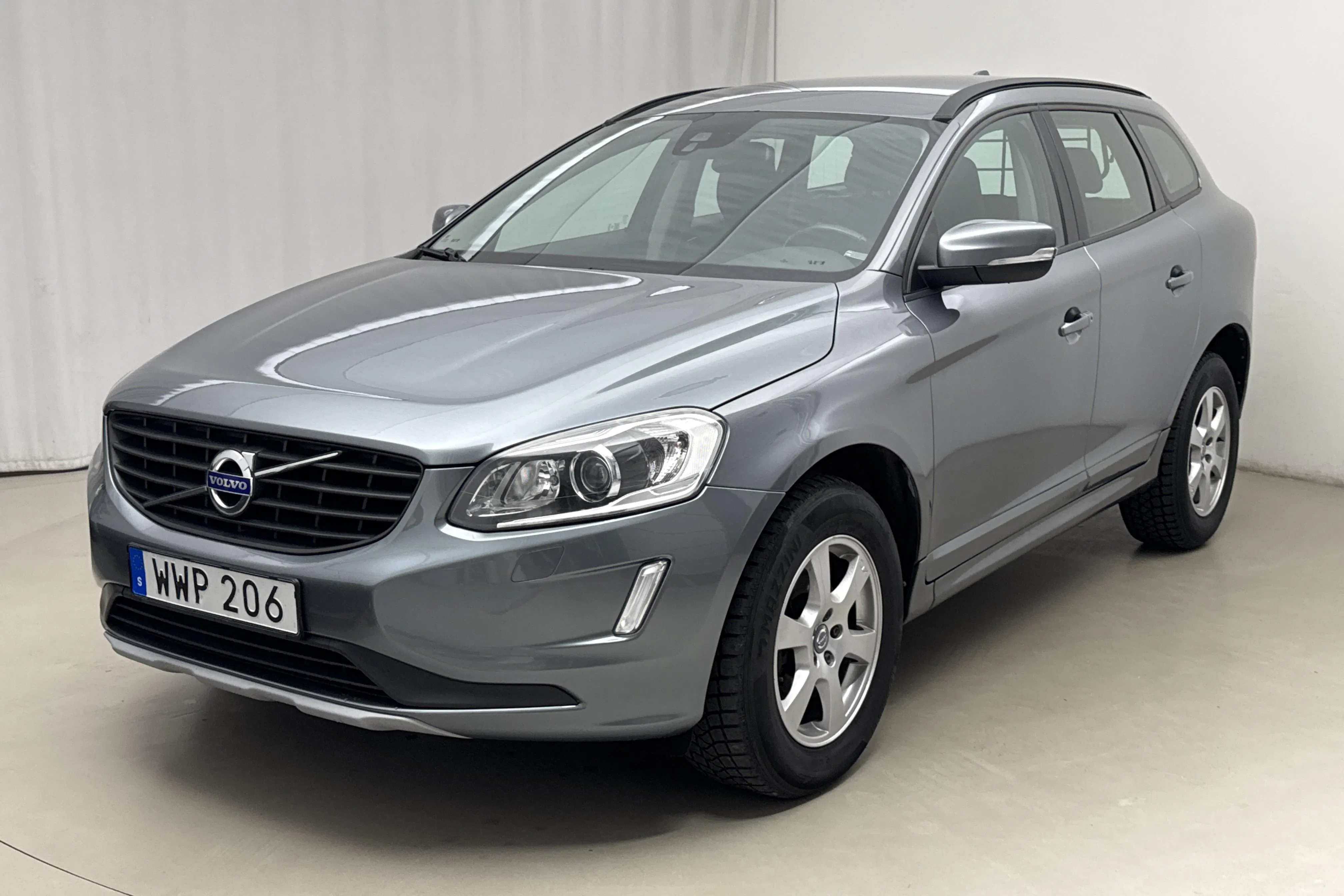 Esittelykuva 1 osoitteesta 14: Volvo XC60 D3 2WD (150hk) - 206 160 km - Manuaalinen - harmaa - 2017