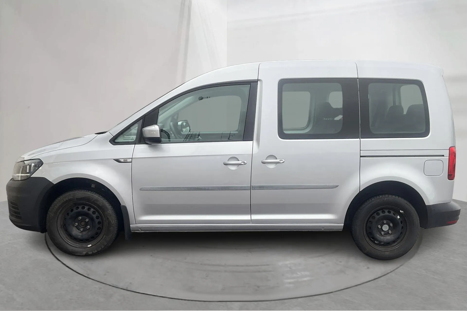 Presentationsfoto 2 av 14: VW Caddy Life 2.0 TDI (75hk) - 12 372 mil - Manuell - silver - 2017