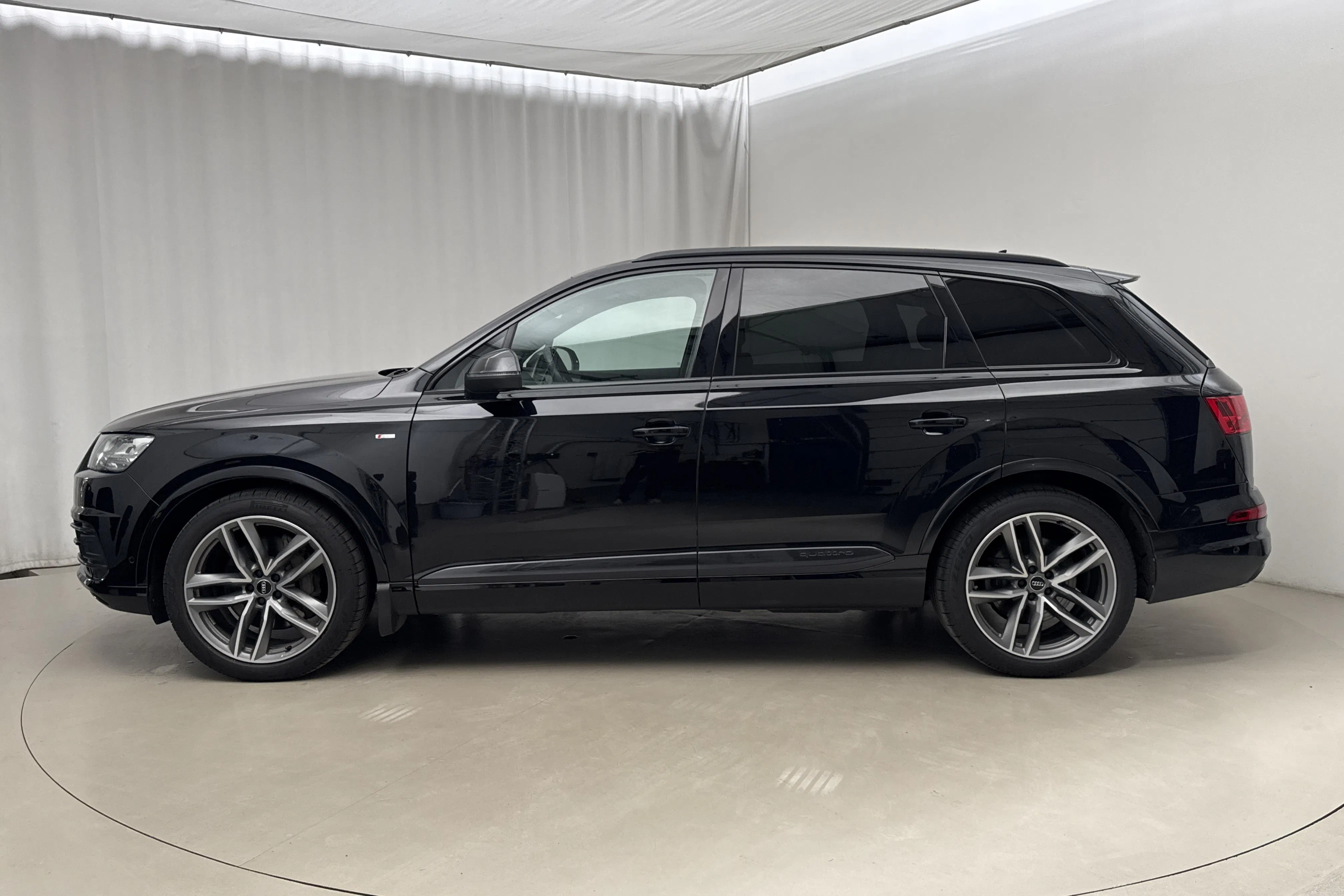 Presentation photo 2 of 25: Audi Q7 3.0 TDI quattro (272hk) - 202 980 km - Automatic - black - 2018