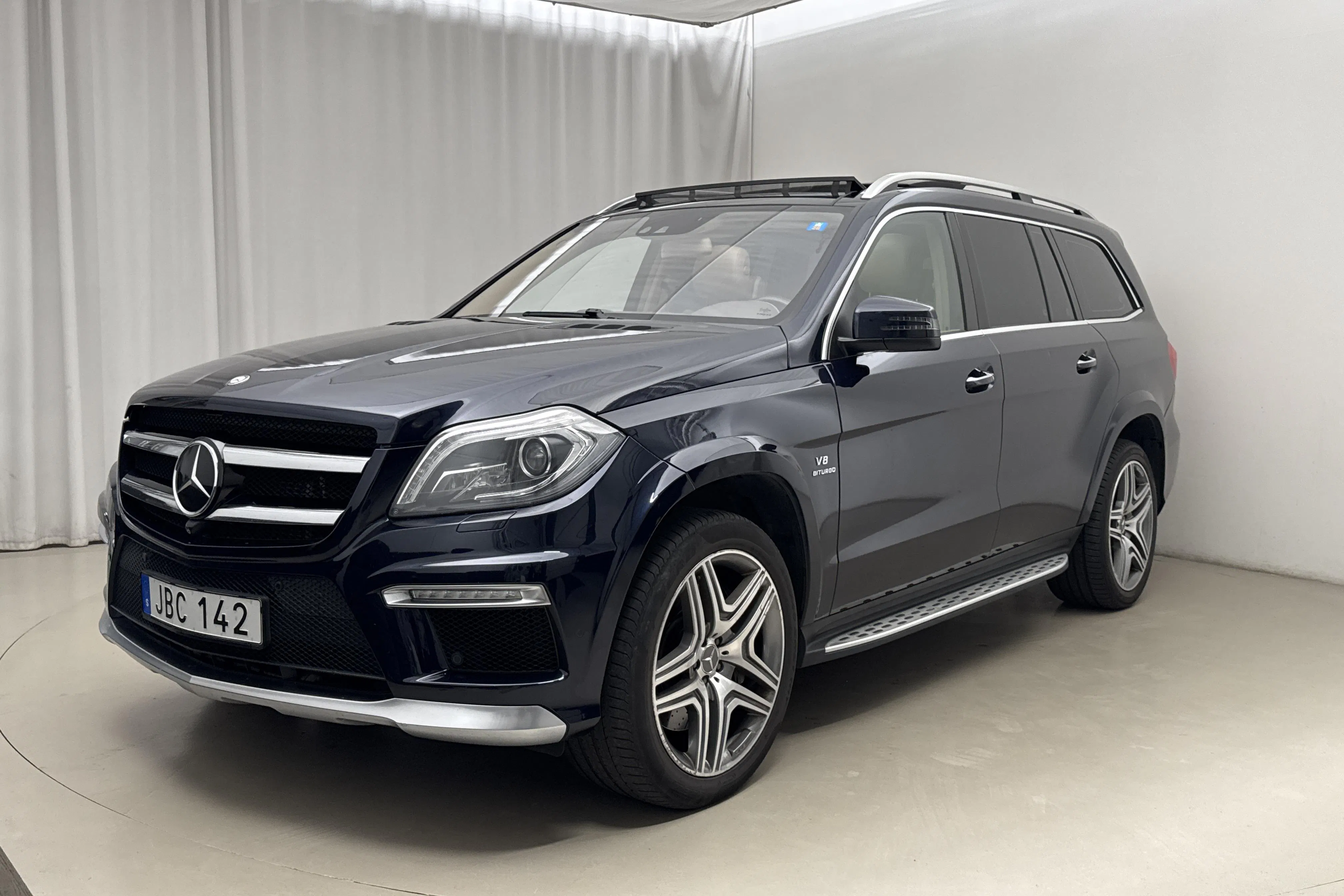 Presentationsfoto 1 av 27: Mercedes GL 63 AMG 4MATIC (557hk) - 18 327 mil - Automat - Mörkblå - 2015