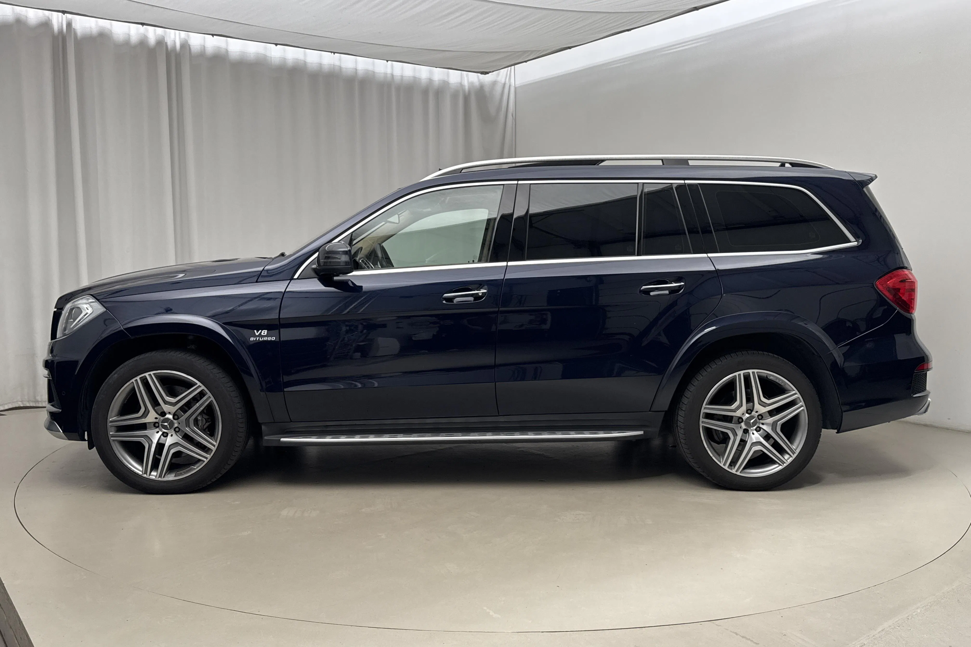 Presentationsfoto 2 av 27: Mercedes GL 63 AMG 4MATIC (557hk) - 18 327 mil - Automat - Mörkblå - 2015