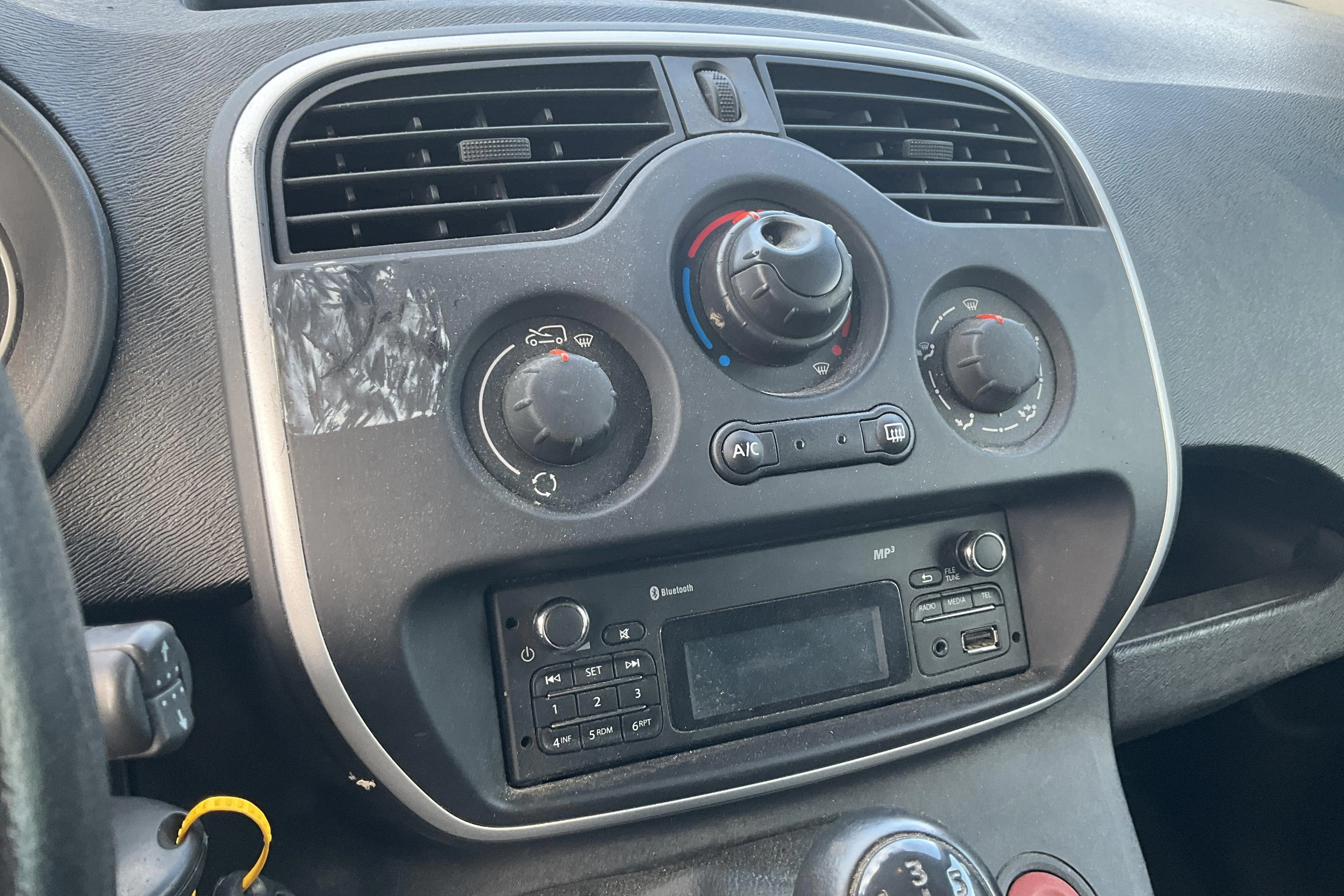 Presentationsfoto 13 av 13: Renault Kangoo 1.5 dCi Maxi skåp (90hk) - 12 036 mil - Manuell - vit - 2017
