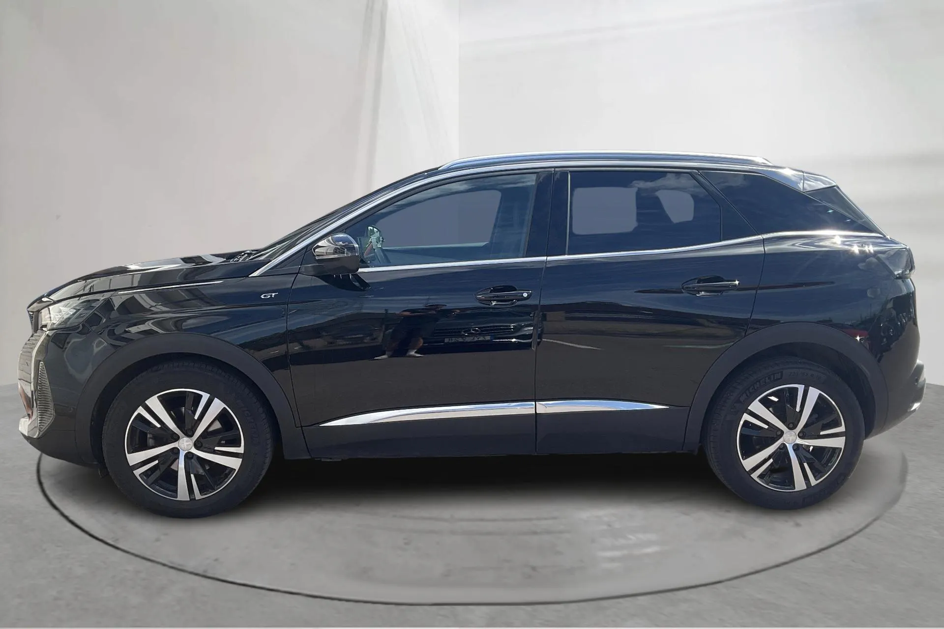 Presentationsfoto 2 av 15: Peugeot 3008 1.2 PureTech (130hk) - 6 162 mil - Automat - svart - 2023