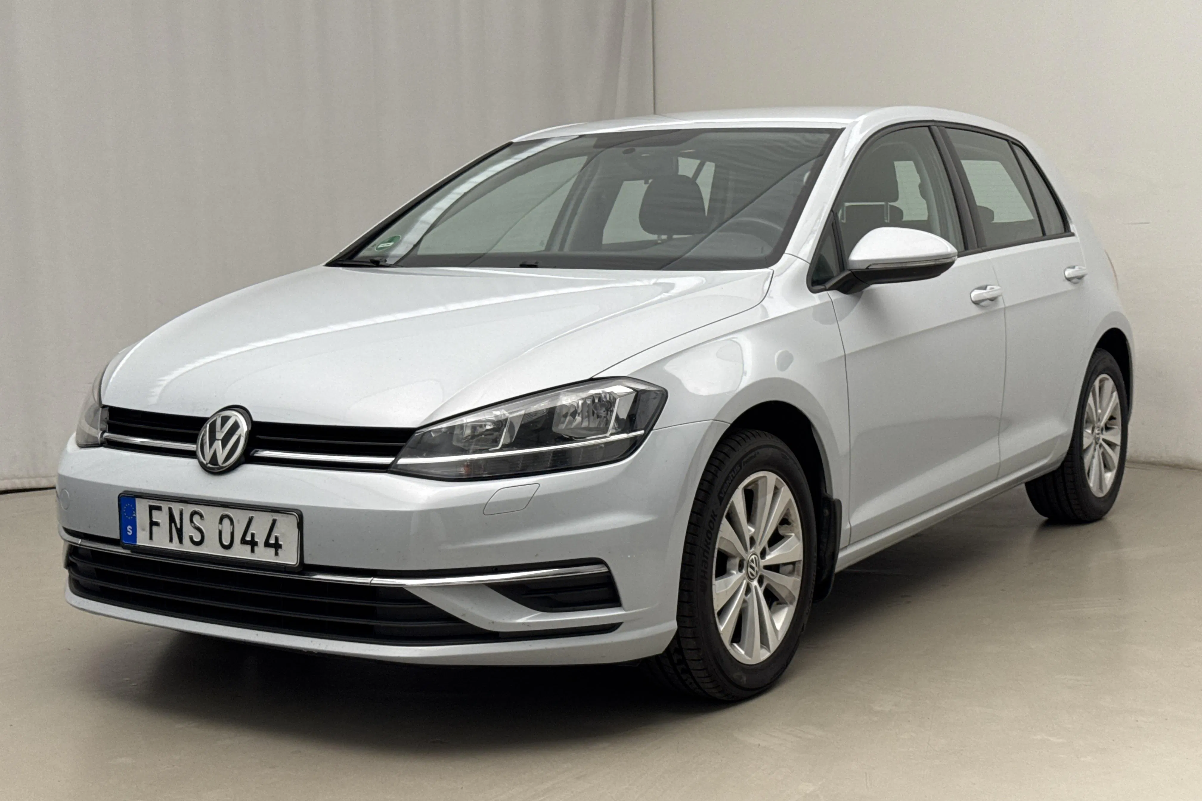 Presentation photo 1 of 16: VW Golf VII 1.0 TSI 5dr (110hk) - 116 770 km - Manual - light grey - 2018