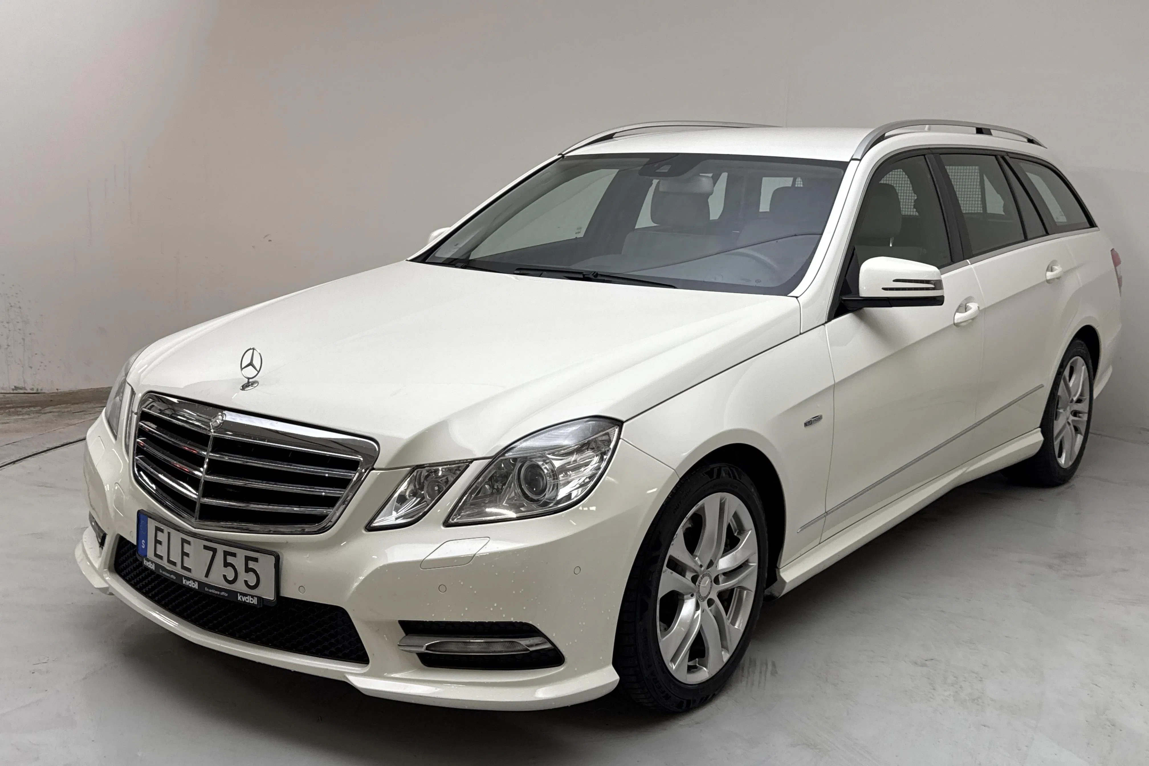 Presentation photo 1 of 13: Mercedes E 350 CDI Kombi 4Matic S212 (265hk) - 225 580 km - Automatic - white - 2012
