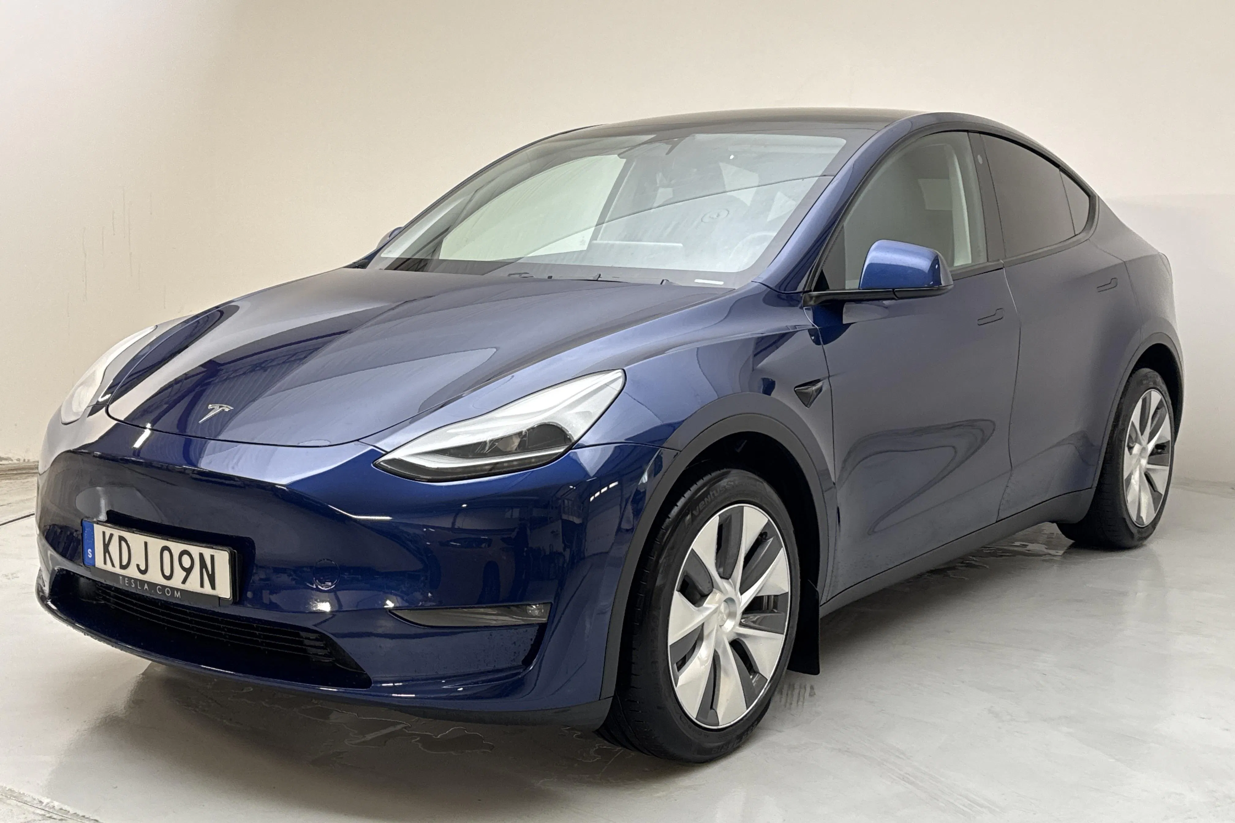 Presentation photo 1 of 20: Tesla Model Y Long Range Dual Motor AWD - 53 290 km - Automatic - blue - 2023